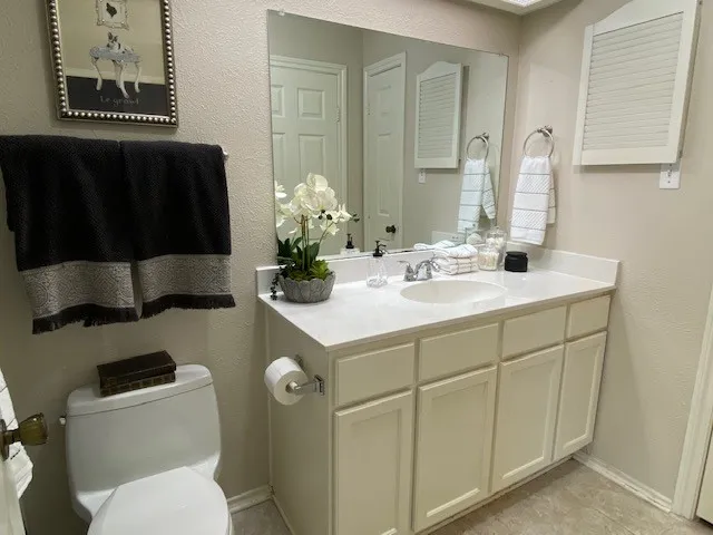 Condominium For Sale in Dallas County , 226 Samuel Boulevard F1, Coppell, Texas 75019, 1 Bedroom, 1 Bathroom, Garage spaces, 713 Sqft, built in 1984, mls#21333550, Real Estate Agent in Coppell, Homes For Sale in Dallas county, Homes For Sale in Coppell, Realtor in Coppell Texas, Real Estate Brokerage Independent Realty Texas, Luminita Cordes Realtor