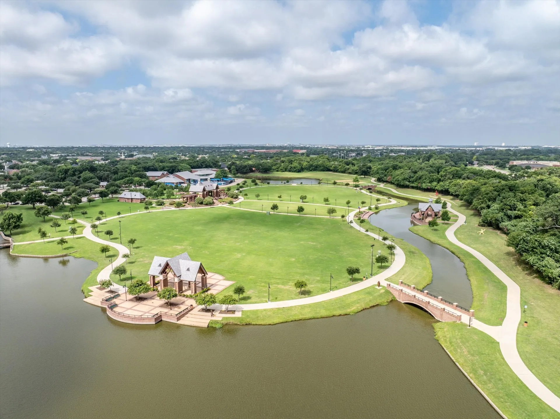 Condominium For Sale in Dallas County , 226 Samuel Boulevard F1, Coppell, Texas 75019, 1 Bedroom, 1 Bathroom, Garage spaces, 713 Sqft, built in 1984, mls#21333550, Real Estate Agent in Coppell, Homes For Sale in Dallas county, Homes For Sale in Coppell, Realtor in Coppell Texas, Real Estate Brokerage Independent Realty Texas, Luminita Cordes Realtor
