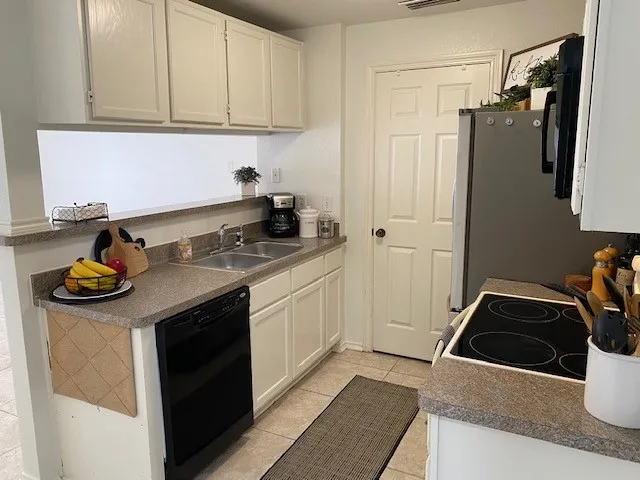 Condominium For Sale in Dallas County , 226 Samuel Boulevard F1, Coppell, Texas 75019, 1 Bedroom, 1 Bathroom, Garage spaces, 713 Sqft, built in 1984, mls#21333550, Real Estate Agent in Coppell, Homes For Sale in Dallas county, Homes For Sale in Coppell, Realtor in Coppell Texas, Real Estate Brokerage Independent Realty Texas, Luminita Cordes Realtor