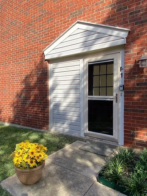 Condominium For Sale in Dallas County , 226 Samuel Boulevard F1, Coppell, Texas 75019, 1 Bedroom, 1 Bathroom, Garage spaces, 713 Sqft, built in 1984, mls#21333550, Real Estate Agent in Coppell, Homes For Sale in Dallas county, Homes For Sale in Coppell, Realtor in Coppell Texas, Real Estate Brokerage Independent Realty Texas, Luminita Cordes Realtor