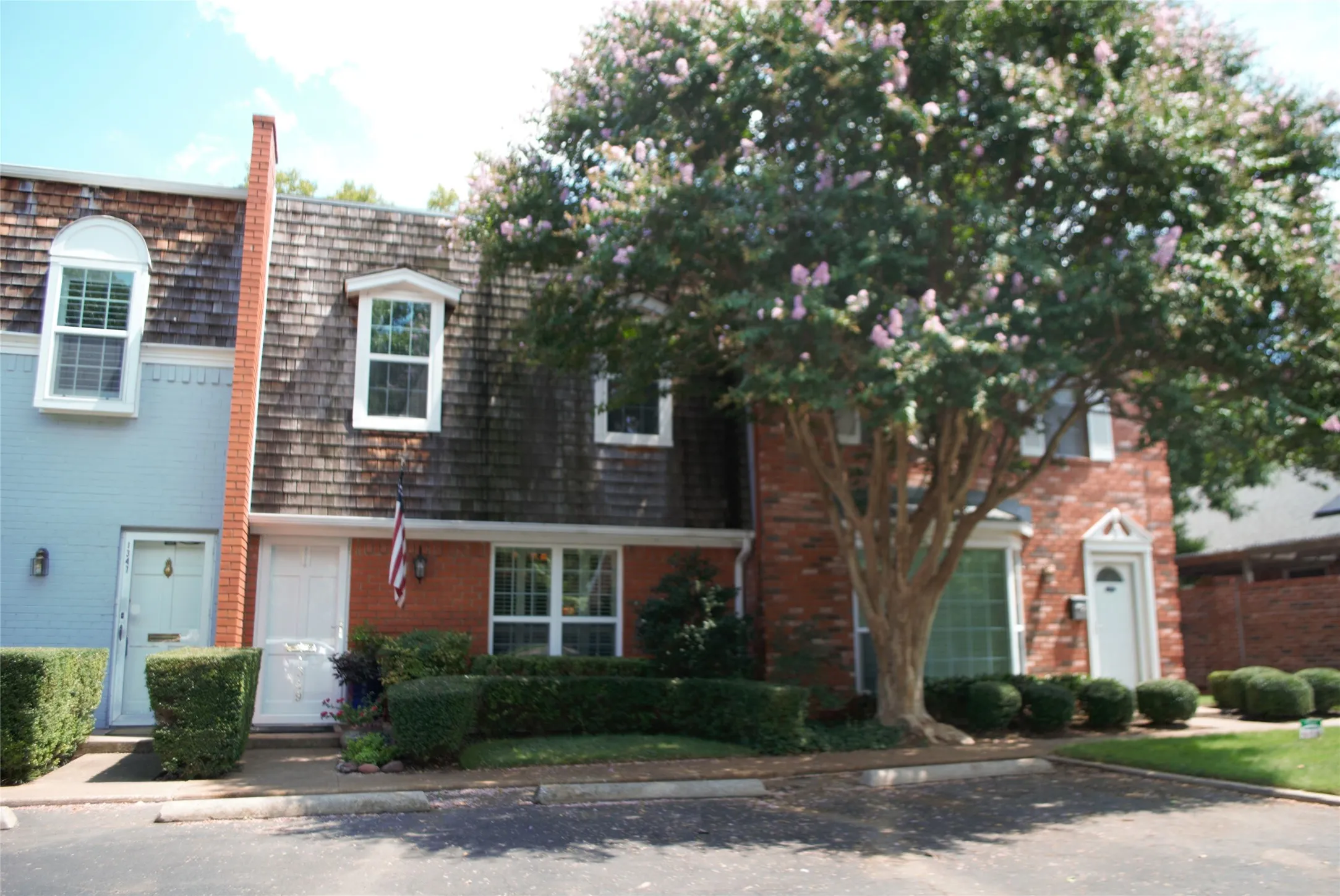 Condominium For Rent in Tarrant County , 1349 Roaring Springs Road, Fort Worth, Texas 76114, 2 Bedrooms, 3 Bathrooms, Garage spaces, 1,600 Sqft, built in 1967, Price $2,500, mls#21334077, Real Estate Agent in Fort Worth, Homes For Rent in Tarrant county, Homes For Rent in Fort Worth, Realtor in Fort Worth Texas, Real Estate Brokerage Independent Realty Texas, Luminita Cordes Realtor