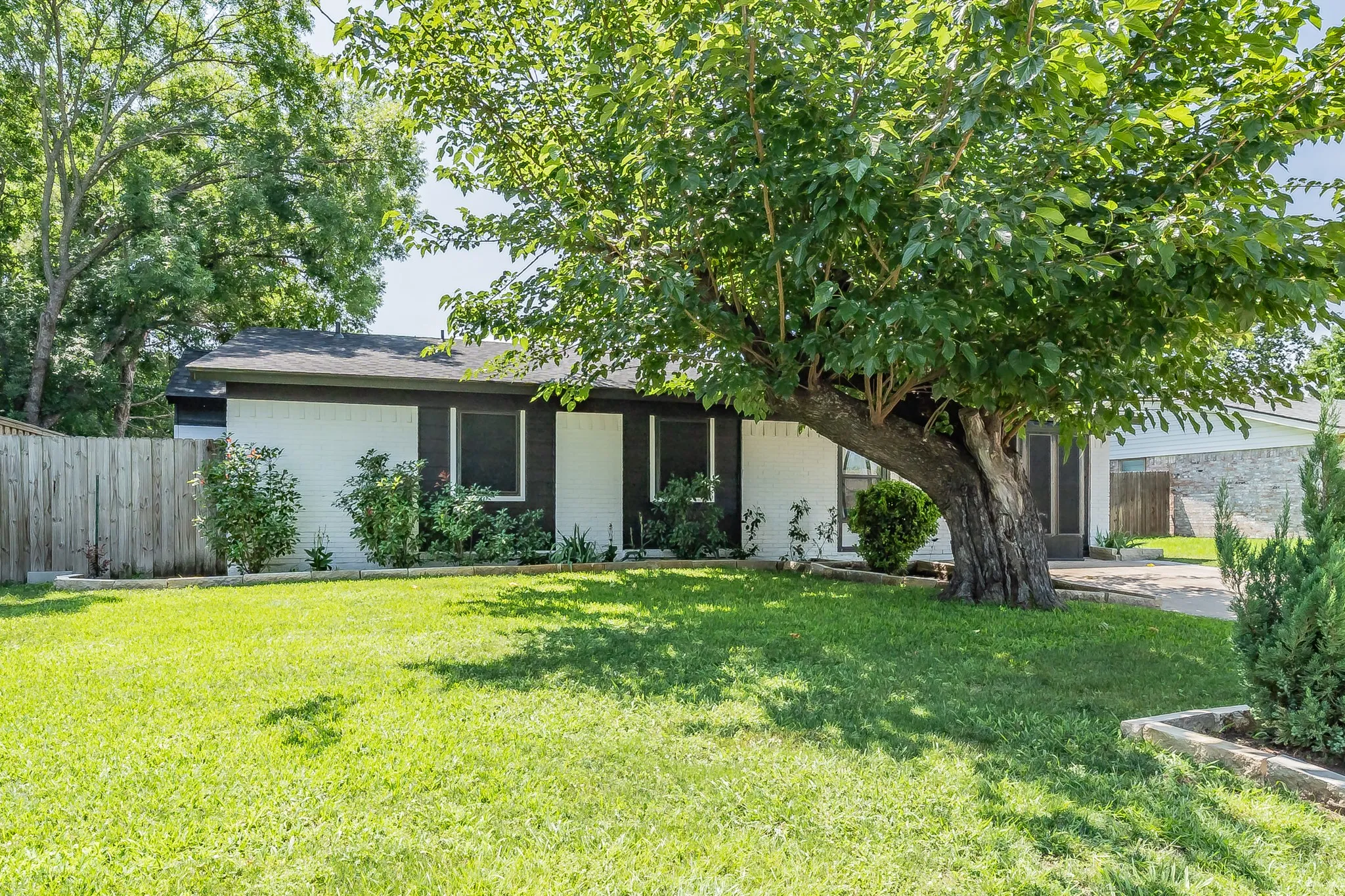 Single Family Residence For Sale in Dallas County , 713 Keystone Street, Mesquite, Texas 75149, 4 Bedrooms, 2 Bathrooms, Garage spaces, 1,731 Sqft, built in 1970, Price $287,000, mls#21330303, Real Estate Agent in Mesquite, Homes For Sale in Dallas county, Homes For Sale in Mesquite, Realtor in Mesquite Texas, Real Estate Brokerage Independent Realty Texas, Luminita Cordes Realtor