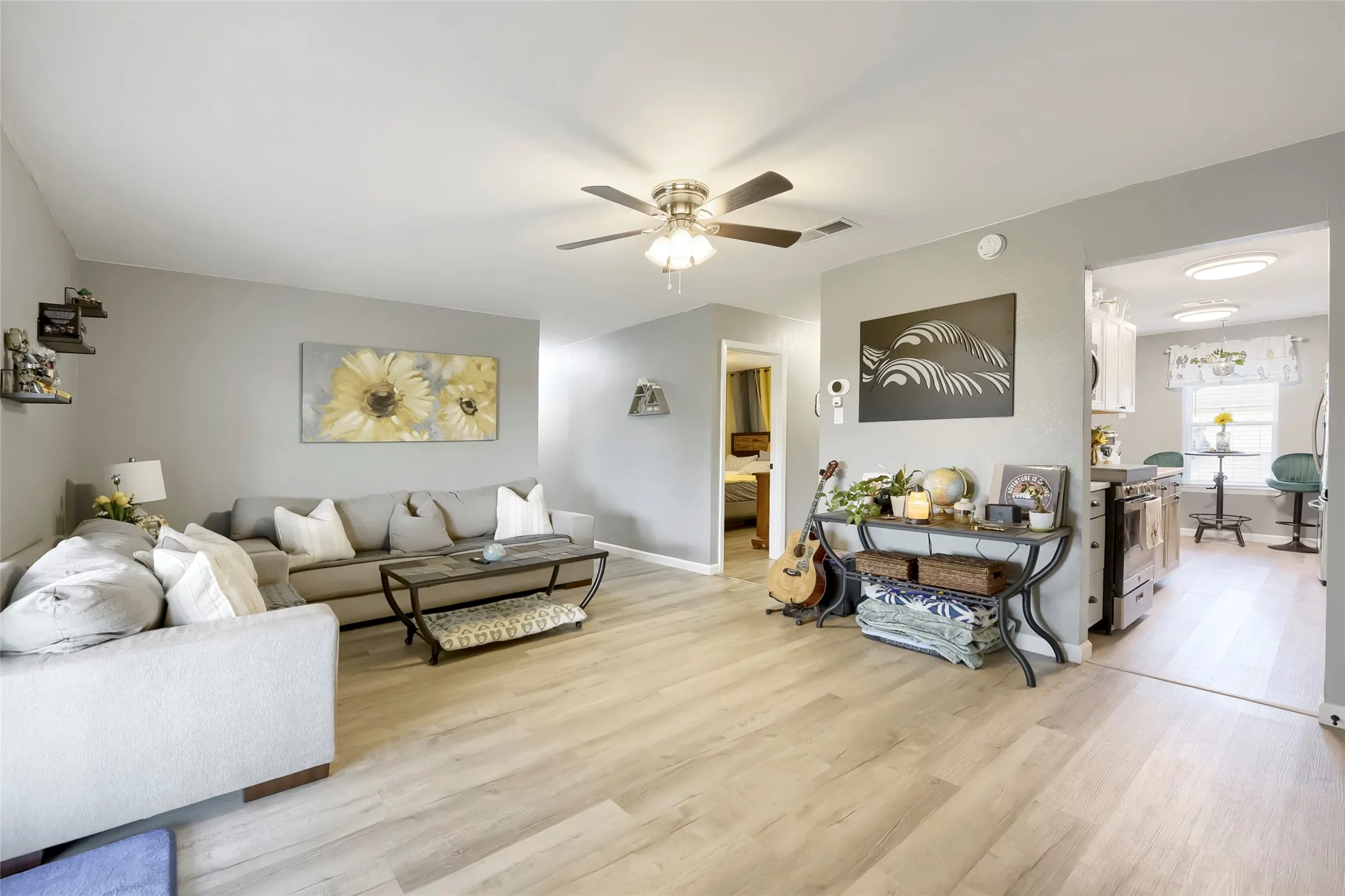 Single Family Residence For Sale in Tarrant County , 216 N Prairie View Road, Crowley, Texas 76036, 2 Bedrooms, 1 Bathroom, 1 Garage spaces, 1,097 Sqft, built in 1969, Price $224,999, mls#21330941, Real Estate Agent in Crowley, Homes For Sale in Tarrant county, Homes For Sale in Crowley, Realtor in Crowley Texas, Real Estate Brokerage Independent Realty Texas, Luminita Cordes Realtor