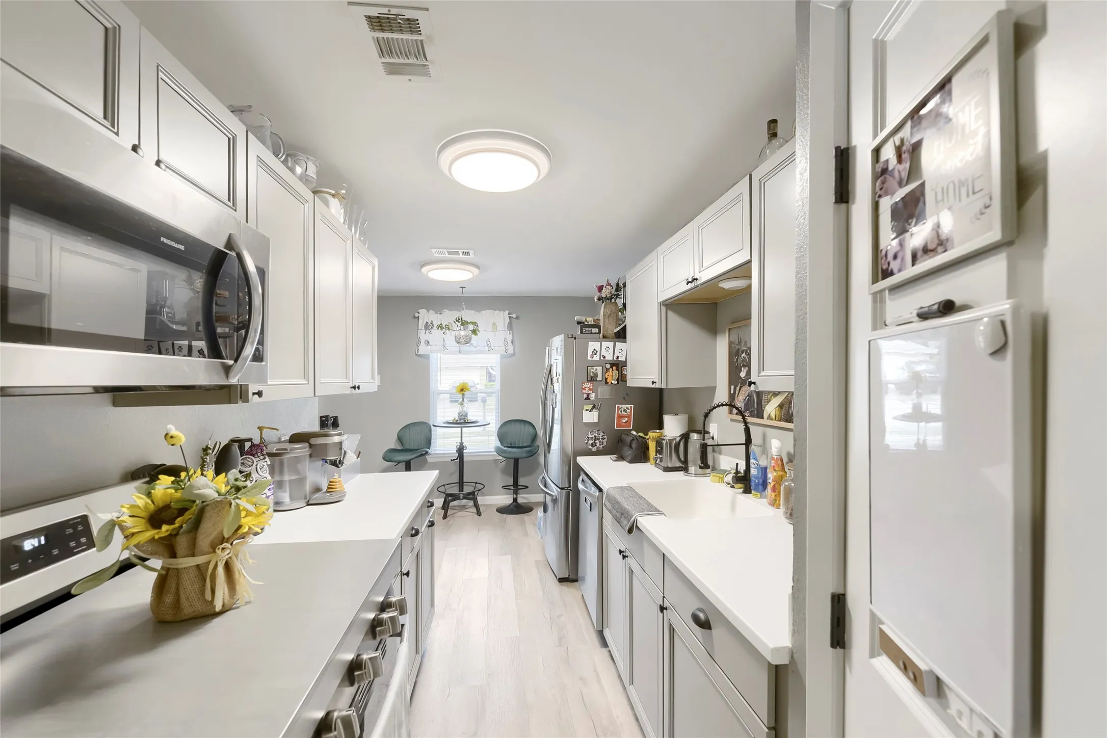Single Family Residence For Sale in Tarrant County , 216 N Prairie View Road, Crowley, Texas 76036, 2 Bedrooms, 1 Bathroom, 1 Garage spaces, 1,097 Sqft, built in 1969, Price $224,999, mls#21330941, Real Estate Agent in Crowley, Homes For Sale in Tarrant county, Homes For Sale in Crowley, Realtor in Crowley Texas, Real Estate Brokerage Independent Realty Texas, Luminita Cordes Realtor