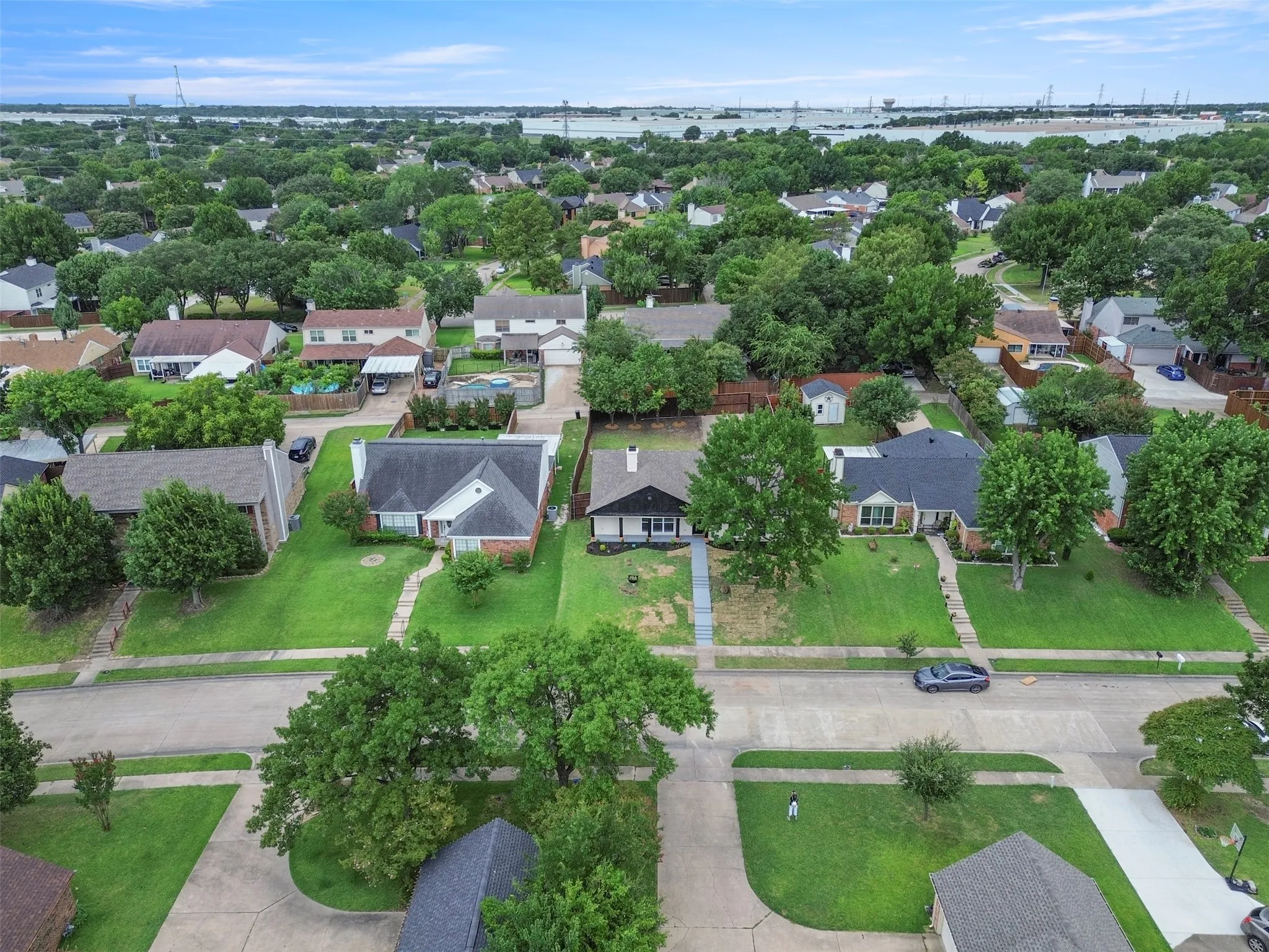 Single Family Residence For Sale in Dallas County , 1612 Huntington Drive, Mesquite, Texas 75149, 3 Bedroom, 2 Bathroom, 2 Garage spaces, 1,566 Sqft, built in 1987, mls#21333561, Real Estate Agent in Mesquite, Homes For Sale in Dallas county, Homes For Sale in Mesquite, Realtor in Mesquite Texas, Real Estate Brokerage Independent Realty Texas, Luminita Cordes Realtor