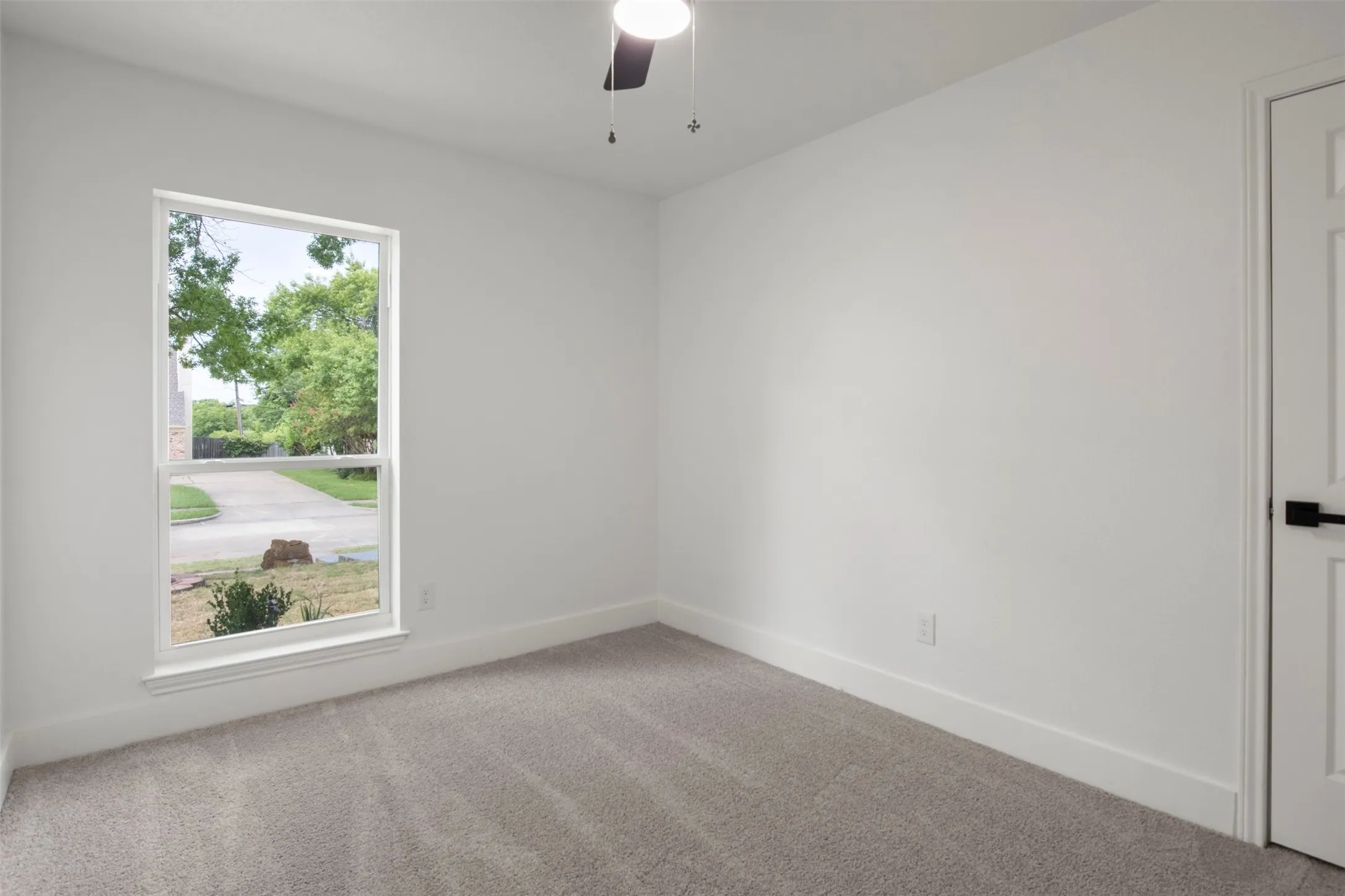 Single Family Residence For Sale in Dallas County , 1612 Huntington Drive, Mesquite, Texas 75149, 3 Bedroom, 2 Bathroom, 2 Garage spaces, 1,566 Sqft, built in 1987, mls#21333561, Real Estate Agent in Mesquite, Homes For Sale in Dallas county, Homes For Sale in Mesquite, Realtor in Mesquite Texas, Real Estate Brokerage Independent Realty Texas, Luminita Cordes Realtor