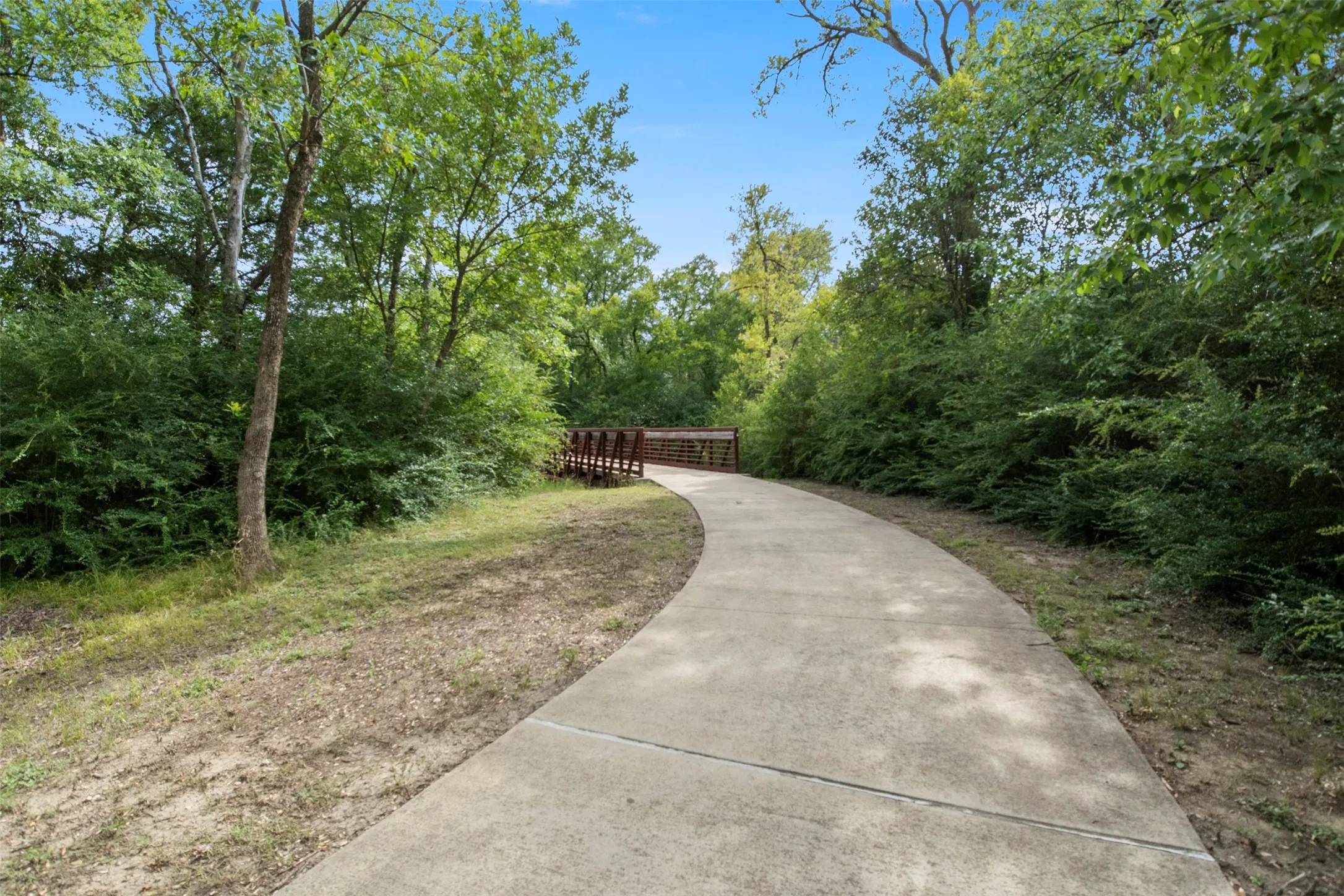 Single Family Residence For Sale in Dallas County , 1612 Huntington Drive, Mesquite, Texas 75149, 3 Bedroom, 2 Bathroom, 2 Garage spaces, 1,566 Sqft, built in 1987, mls#21333561, Real Estate Agent in Mesquite, Homes For Sale in Dallas county, Homes For Sale in Mesquite, Realtor in Mesquite Texas, Real Estate Brokerage Independent Realty Texas, Luminita Cordes Realtor