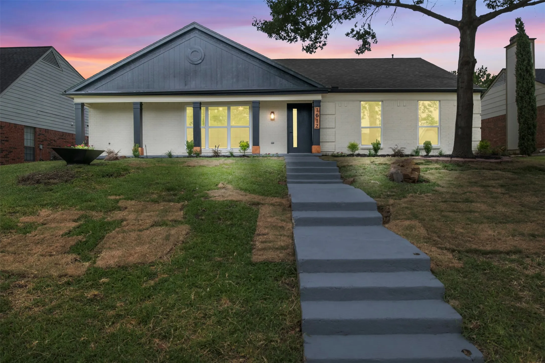 Single Family Residence For Sale in Dallas County , 1612 Huntington Drive, Mesquite, Texas 75149, 3 Bedroom, 2 Bathroom, 2 Garage spaces, 1,566 Sqft, built in 1987, mls#21333561, Real Estate Agent in Mesquite, Homes For Sale in Dallas county, Homes For Sale in Mesquite, Realtor in Mesquite Texas, Real Estate Brokerage Independent Realty Texas, Luminita Cordes Realtor