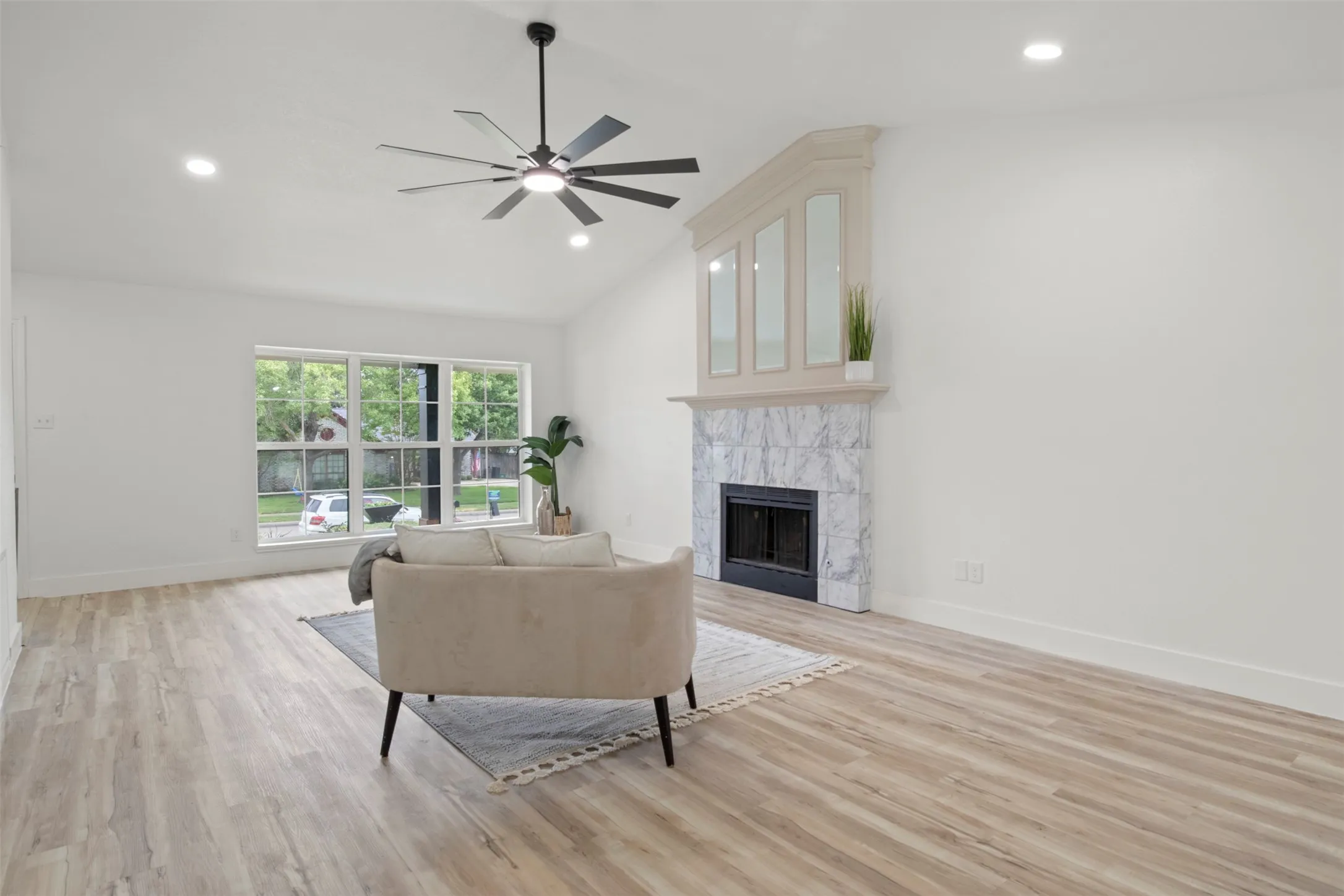 Single Family Residence For Sale in Dallas County , 1612 Huntington Drive, Mesquite, Texas 75149, 3 Bedroom, 2 Bathroom, 2 Garage spaces, 1,566 Sqft, built in 1987, mls#21333561, Real Estate Agent in Mesquite, Homes For Sale in Dallas county, Homes For Sale in Mesquite, Realtor in Mesquite Texas, Real Estate Brokerage Independent Realty Texas, Luminita Cordes Realtor