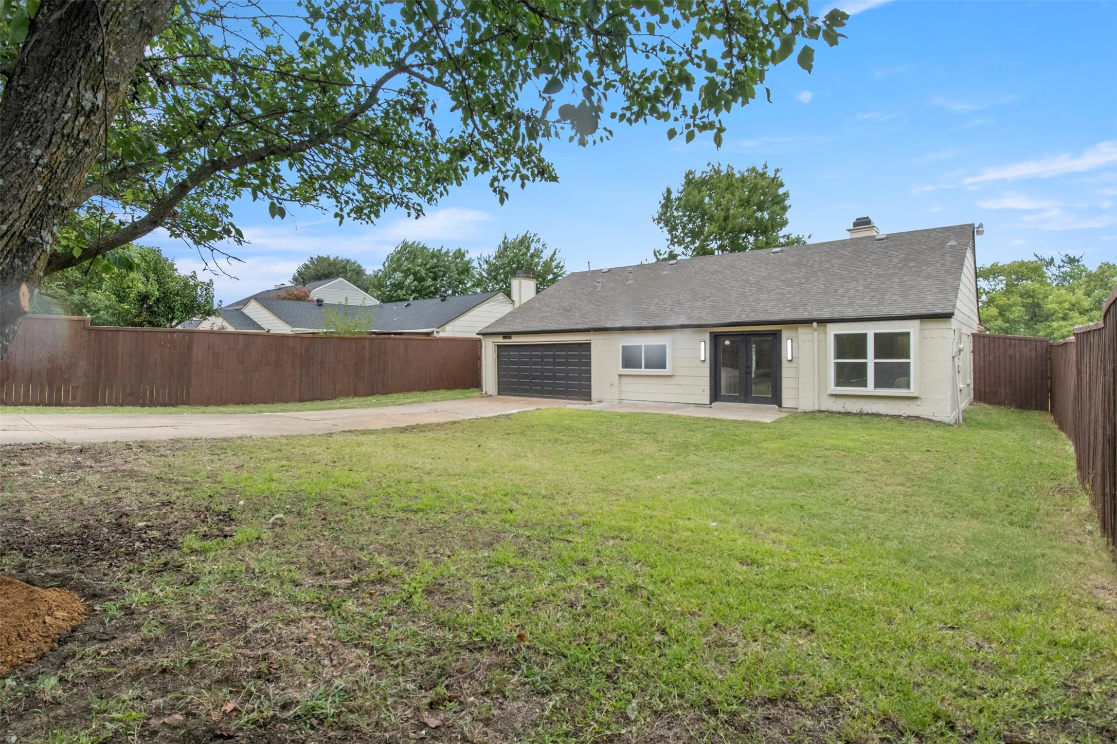 Single Family Residence For Sale in Dallas County , 1612 Huntington Drive, Mesquite, Texas 75149, 3 Bedroom, 2 Bathroom, 2 Garage spaces, 1,566 Sqft, built in 1987, mls#21333561, Real Estate Agent in Mesquite, Homes For Sale in Dallas county, Homes For Sale in Mesquite, Realtor in Mesquite Texas, Real Estate Brokerage Independent Realty Texas, Luminita Cordes Realtor