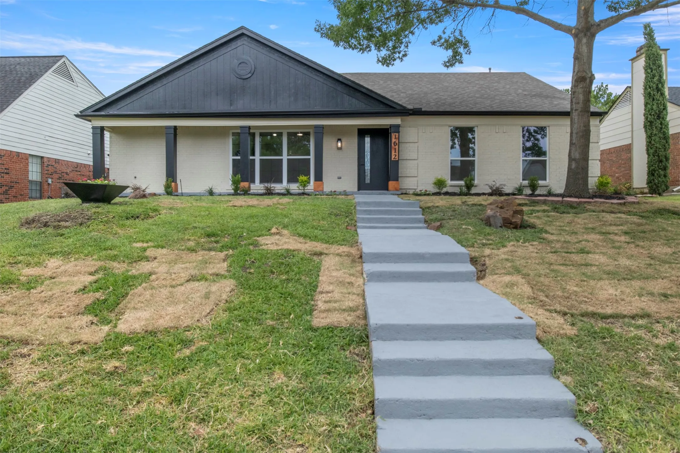 Single Family Residence For Sale in Dallas County , 1612 Huntington Drive, Mesquite, Texas 75149, 3 Bedroom, 2 Bathroom, 2 Garage spaces, 1,566 Sqft, built in 1987, mls#21333561, Real Estate Agent in Mesquite, Homes For Sale in Dallas county, Homes For Sale in Mesquite, Realtor in Mesquite Texas, Real Estate Brokerage Independent Realty Texas, Luminita Cordes Realtor