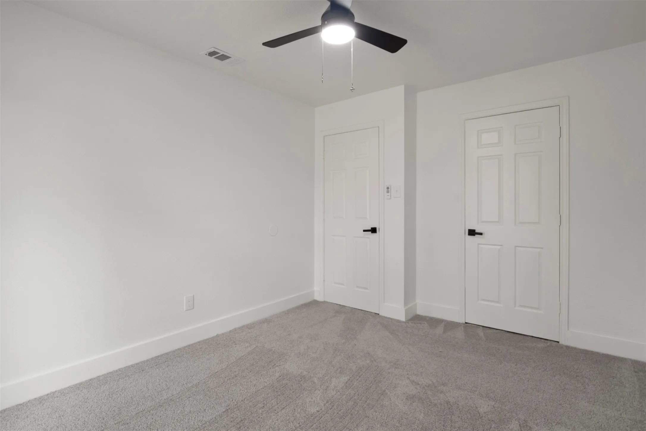 Single Family Residence For Sale in Dallas County , 1612 Huntington Drive, Mesquite, Texas 75149, 3 Bedroom, 2 Bathroom, 2 Garage spaces, 1,566 Sqft, built in 1987, mls#21333561, Real Estate Agent in Mesquite, Homes For Sale in Dallas county, Homes For Sale in Mesquite, Realtor in Mesquite Texas, Real Estate Brokerage Independent Realty Texas, Luminita Cordes Realtor