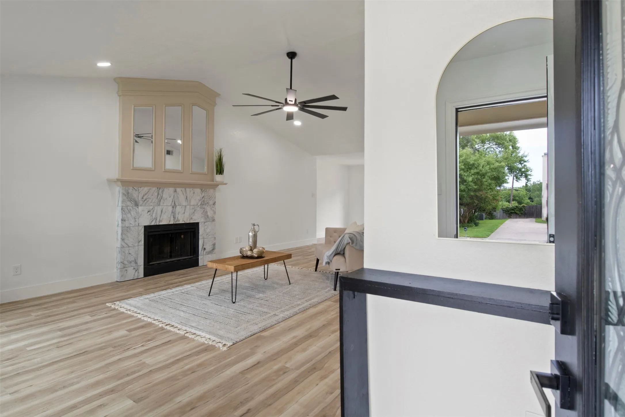 Single Family Residence For Sale in Dallas County , 1612 Huntington Drive, Mesquite, Texas 75149, 3 Bedroom, 2 Bathroom, 2 Garage spaces, 1,566 Sqft, built in 1987, mls#21333561, Real Estate Agent in Mesquite, Homes For Sale in Dallas county, Homes For Sale in Mesquite, Realtor in Mesquite Texas, Real Estate Brokerage Independent Realty Texas, Luminita Cordes Realtor