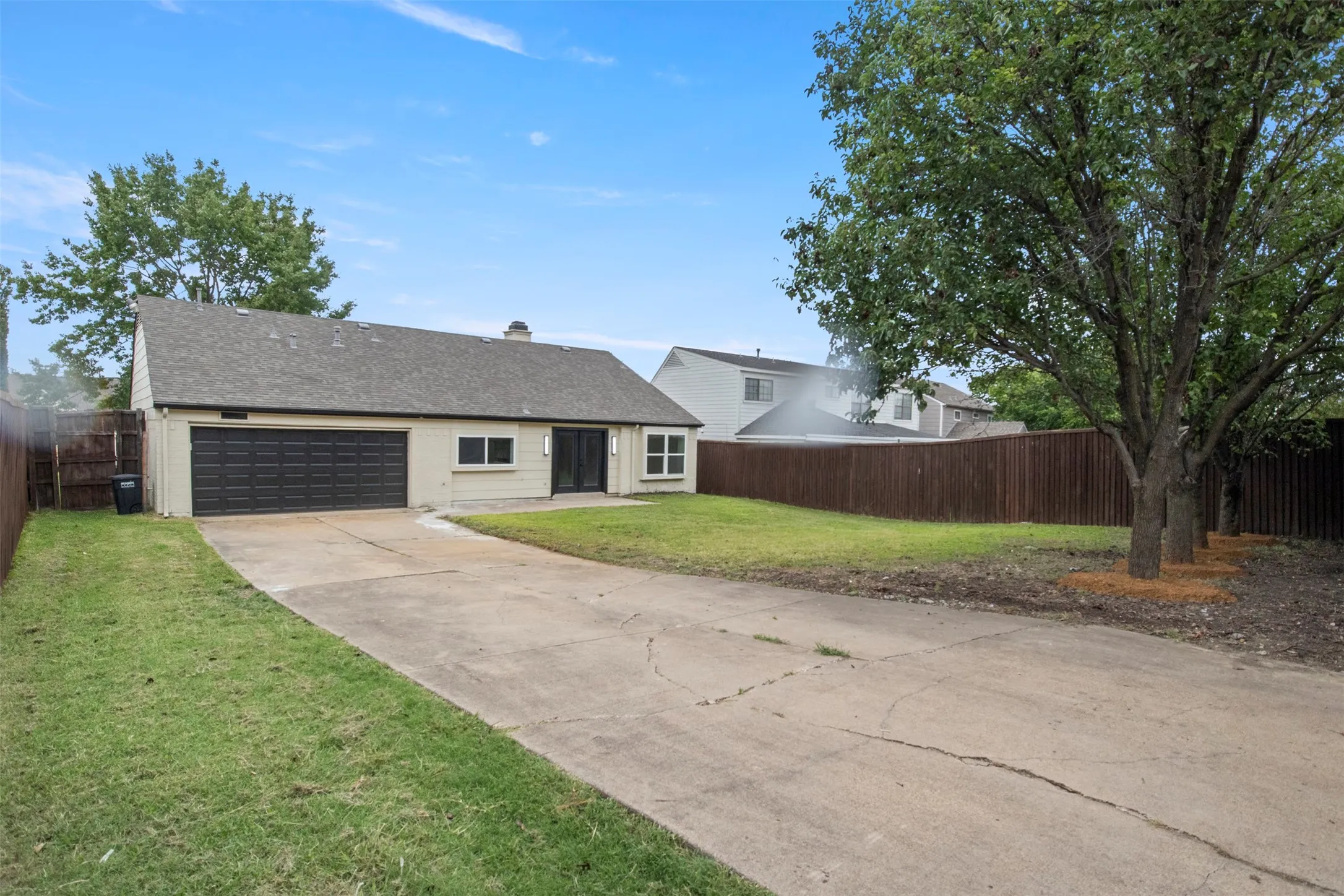 Single Family Residence For Sale in Dallas County , 1612 Huntington Drive, Mesquite, Texas 75149, 3 Bedroom, 2 Bathroom, 2 Garage spaces, 1,566 Sqft, built in 1987, mls#21333561, Real Estate Agent in Mesquite, Homes For Sale in Dallas county, Homes For Sale in Mesquite, Realtor in Mesquite Texas, Real Estate Brokerage Independent Realty Texas, Luminita Cordes Realtor