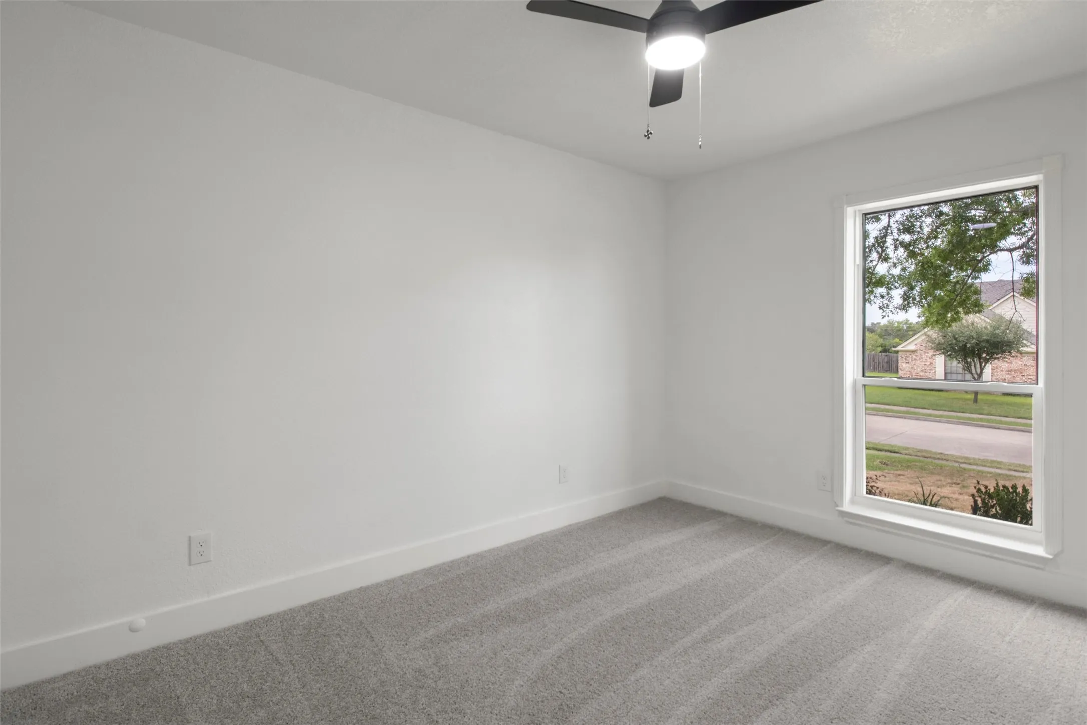 Single Family Residence For Sale in Dallas County , 1612 Huntington Drive, Mesquite, Texas 75149, 3 Bedroom, 2 Bathroom, 2 Garage spaces, 1,566 Sqft, built in 1987, mls#21333561, Real Estate Agent in Mesquite, Homes For Sale in Dallas county, Homes For Sale in Mesquite, Realtor in Mesquite Texas, Real Estate Brokerage Independent Realty Texas, Luminita Cordes Realtor
