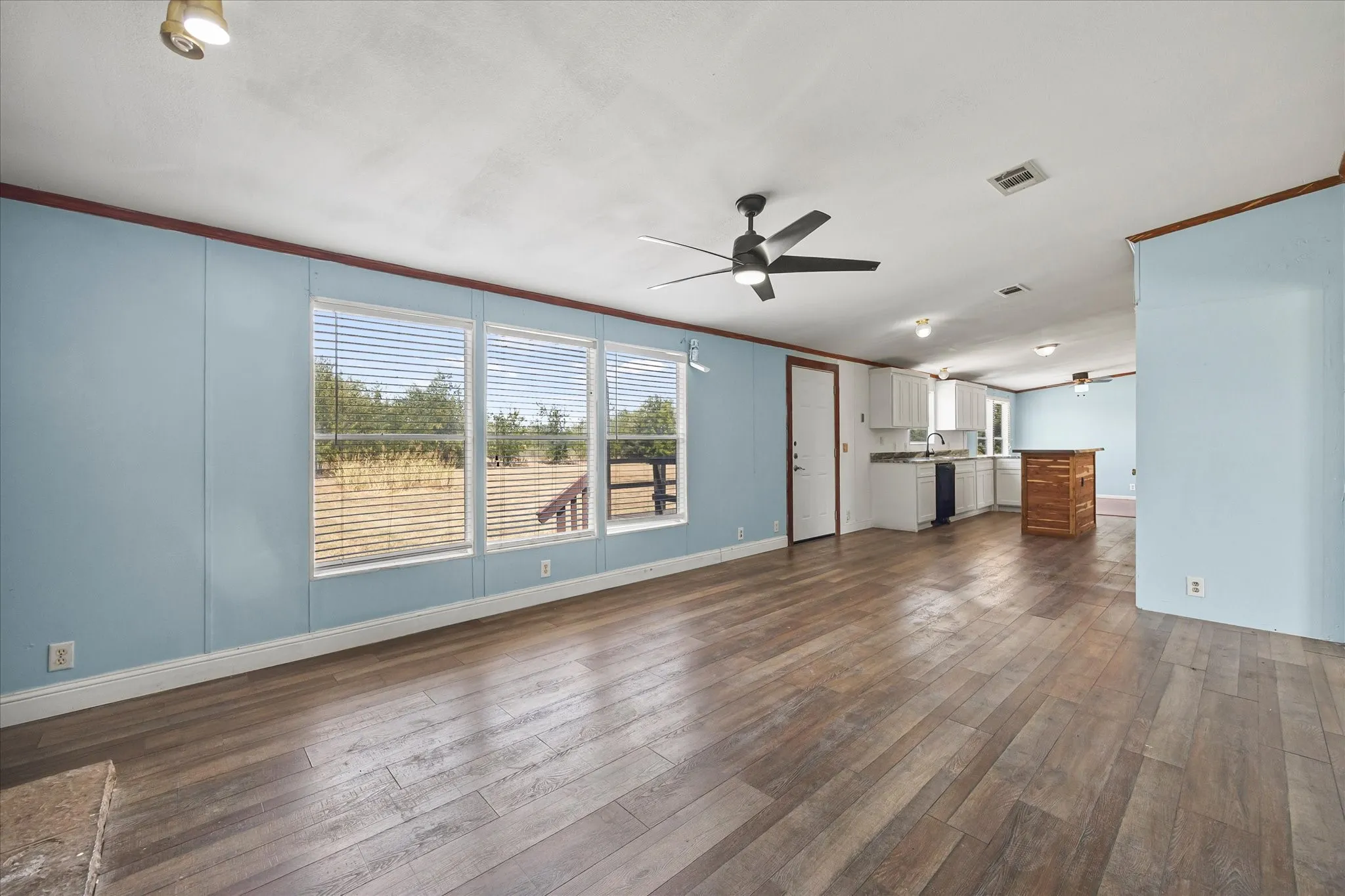 Manufactured Home For Sale in Hunt County , 4028 County Road 2526, Royse City, Texas 75189, 4 Bedroom, 3 Bathroom, Garage spaces, 2,128 Sqft, built in 2002, mls#21333848, Real Estate Agent in Royse City, Homes For Sale in Hunt county, Homes For Sale in Royse City, Realtor in Royse City Texas, Real Estate Brokerage Independent Realty Texas, Luminita Cordes Realtor