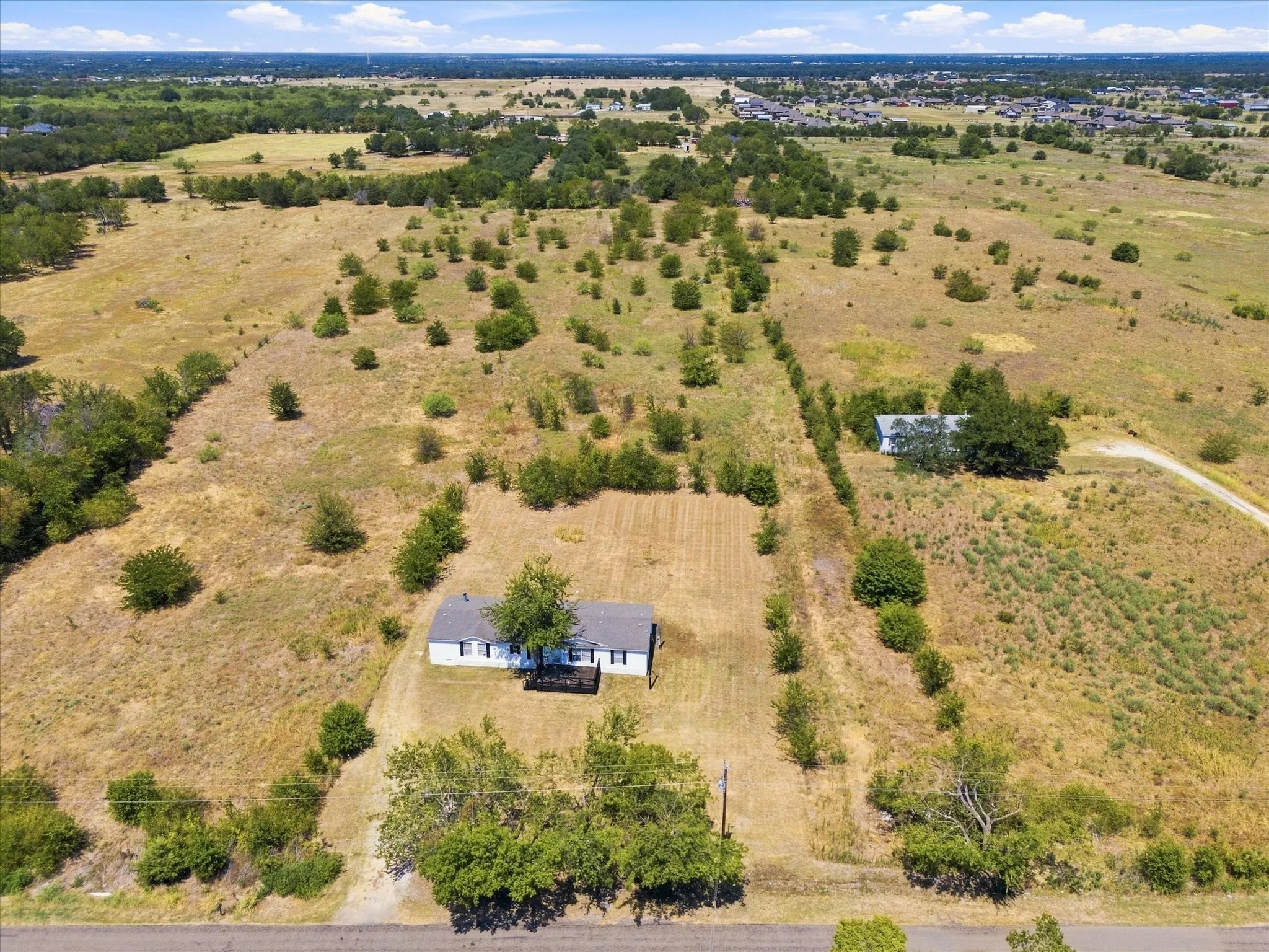 Manufactured Home For Sale in Hunt County , 4028 County Road 2526, Royse City, Texas 75189, 4 Bedroom, 3 Bathroom, Garage spaces, 2,128 Sqft, built in 2002, mls#21333848, Real Estate Agent in Royse City, Homes For Sale in Hunt county, Homes For Sale in Royse City, Realtor in Royse City Texas, Real Estate Brokerage Independent Realty Texas, Luminita Cordes Realtor