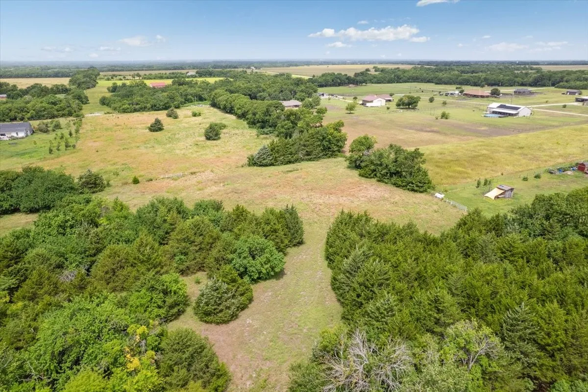Unimproved Land For Sale in Fannin County , 10843 E Line Road, Trenton, Texas 75490, 0, 0, Garage spaces, 0 Sqft, built in 0, Price $180,000, mls#21332754, Real Estate Agent in Trenton, Homes For Sale in Fannin county, Homes For Sale in Trenton, Realtor in Trenton Texas, Real Estate Brokerage Independent Realty Texas, Luminita Cordes Realtor