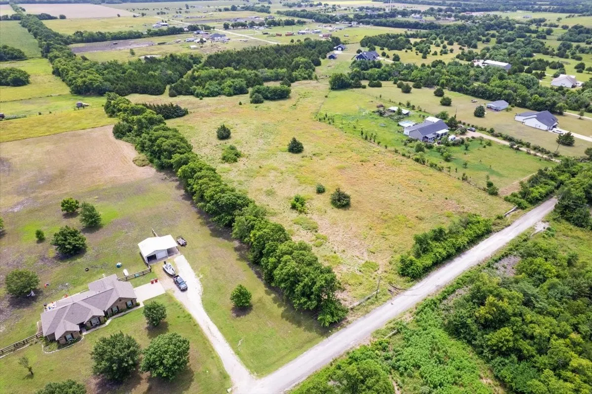 Unimproved Land For Sale in Fannin County , 10843 E Line Road, Trenton, Texas 75490, 0, 0, Garage spaces, 0 Sqft, built in 0, Price $180,000, mls#21332754, Real Estate Agent in Trenton, Homes For Sale in Fannin county, Homes For Sale in Trenton, Realtor in Trenton Texas, Real Estate Brokerage Independent Realty Texas, Luminita Cordes Realtor