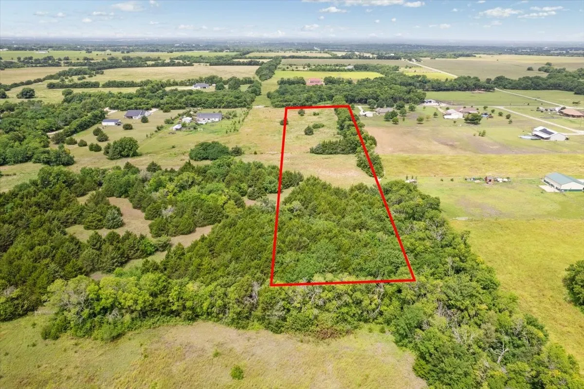 Unimproved Land For Sale in Fannin County , 10843 E Line Road, Trenton, Texas 75490, 0, 0, Garage spaces, 0 Sqft, built in 0, Price $180,000, mls#21332754, Real Estate Agent in Trenton, Homes For Sale in Fannin county, Homes For Sale in Trenton, Realtor in Trenton Texas, Real Estate Brokerage Independent Realty Texas, Luminita Cordes Realtor