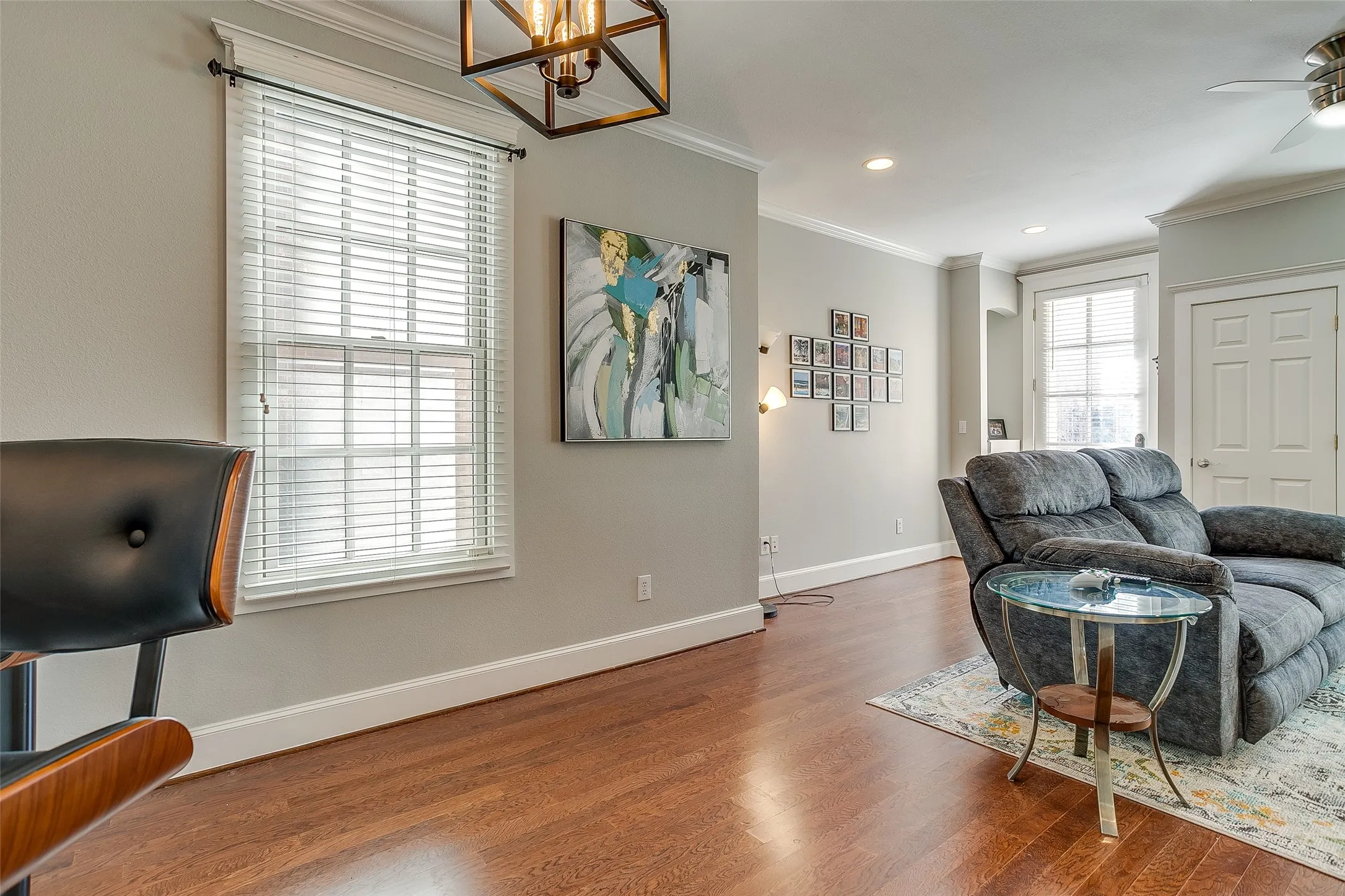 Townhouse For Rent in Tarrant County , 1211 S Adams Street, Fort Worth, Texas 76104, 2 Bedroom, 3 Bathroom, 2 Garage spaces, 1,338 Sqft, built in 2005, mls#21330167, Real Estate Agent in Fort Worth, Homes For Rent in Tarrant county, Homes For Rent in Fort Worth, Realtor in Fort Worth Texas, Real Estate Brokerage Independent Realty Texas, Luminita Cordes Realtor