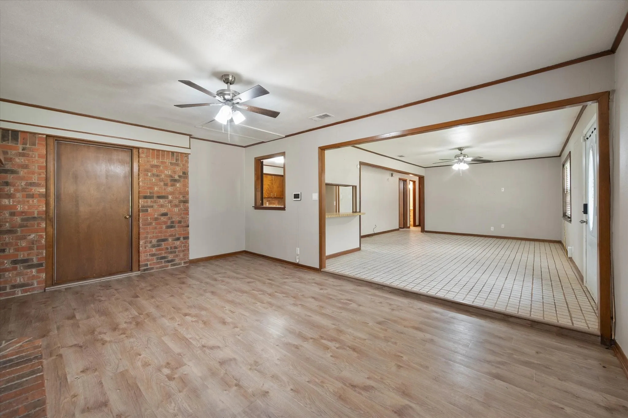 Single Family Residence For Sale in Freestone County , 701 Kelly Street, Fairfield, Texas 75840, 3 Bedrooms, 2 Bathrooms, Garage spaces, 1,764 Sqft, built in 1978, Price $210,000, mls#21331350, Real Estate Agent in Fairfield, Homes For Sale in Freestone county, Homes For Sale in Fairfield, Realtor in Fairfield Texas, Real Estate Brokerage Independent Realty Texas, Luminita Cordes Realtor