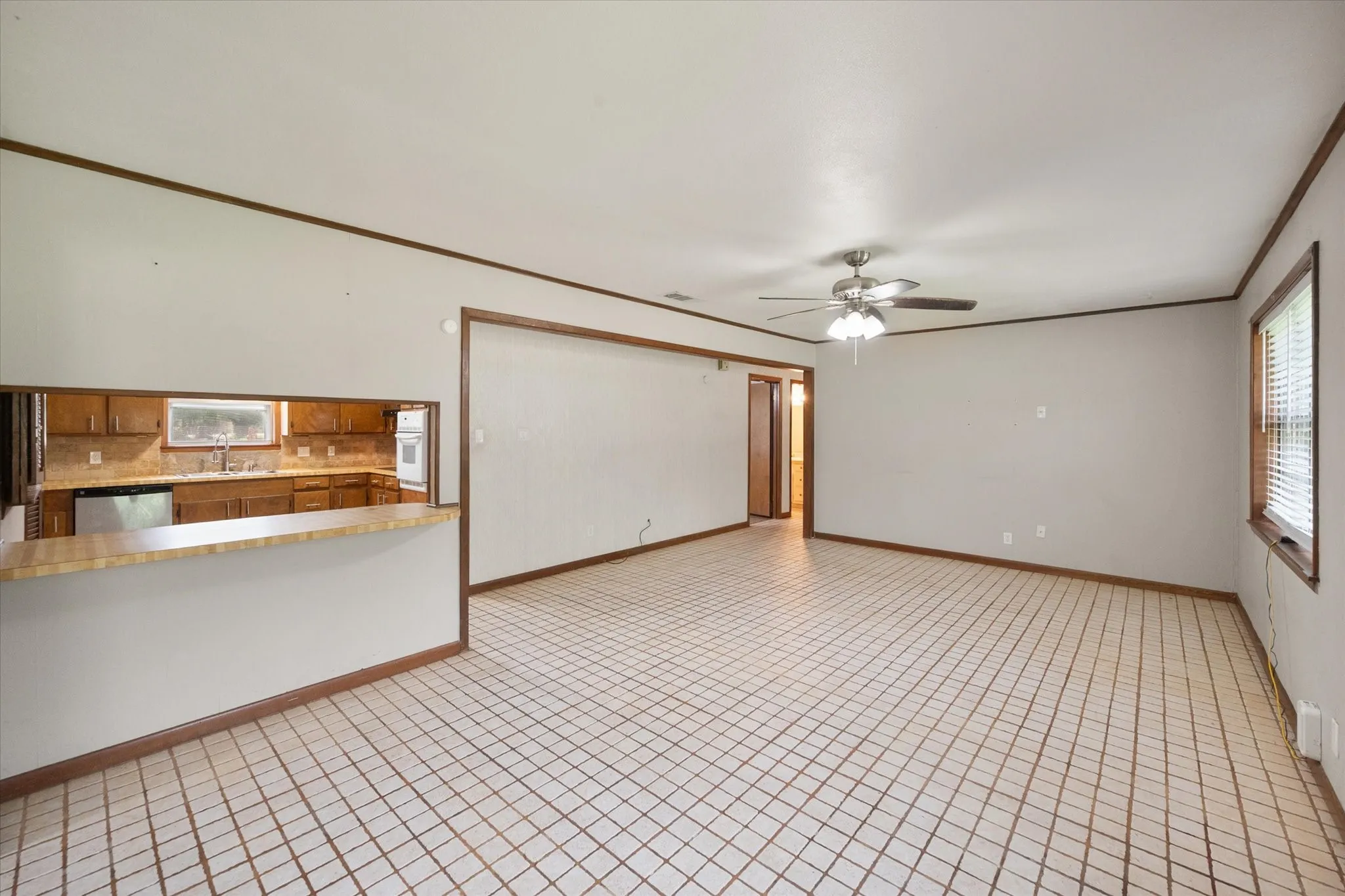 Single Family Residence For Sale in Freestone County , 701 Kelly Street, Fairfield, Texas 75840, 3 Bedrooms, 2 Bathrooms, Garage spaces, 1,764 Sqft, built in 1978, Price $210,000, mls#21331350, Real Estate Agent in Fairfield, Homes For Sale in Freestone county, Homes For Sale in Fairfield, Realtor in Fairfield Texas, Real Estate Brokerage Independent Realty Texas, Luminita Cordes Realtor