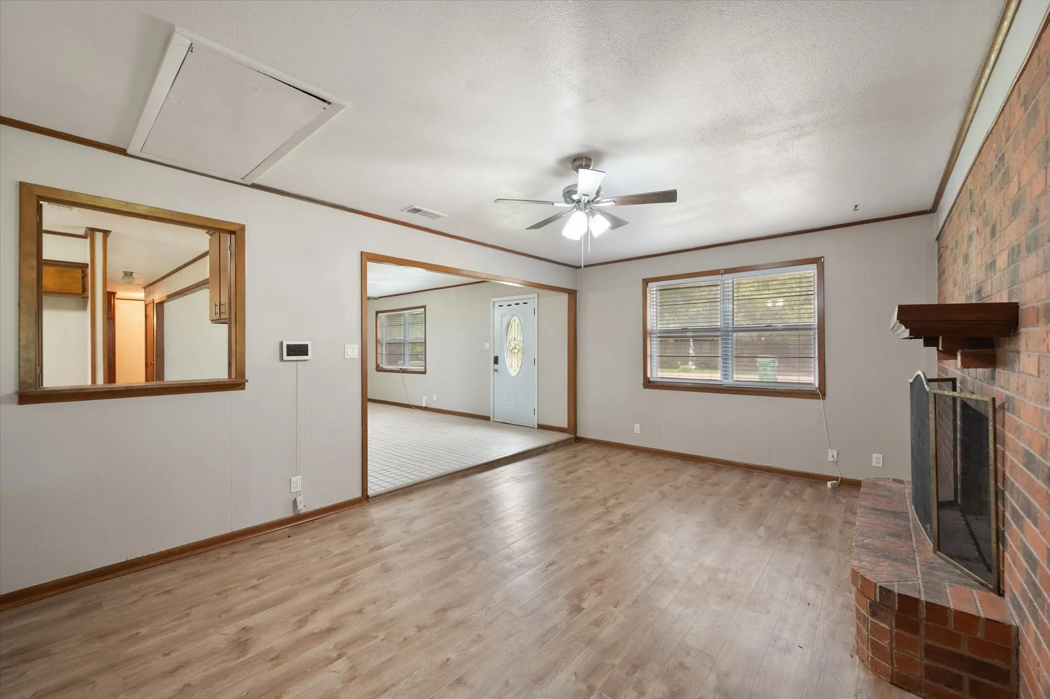 Single Family Residence For Sale in Freestone County , 701 Kelly Street, Fairfield, Texas 75840, 3 Bedrooms, 2 Bathrooms, Garage spaces, 1,764 Sqft, built in 1978, Price $210,000, mls#21331350, Real Estate Agent in Fairfield, Homes For Sale in Freestone county, Homes For Sale in Fairfield, Realtor in Fairfield Texas, Real Estate Brokerage Independent Realty Texas, Luminita Cordes Realtor