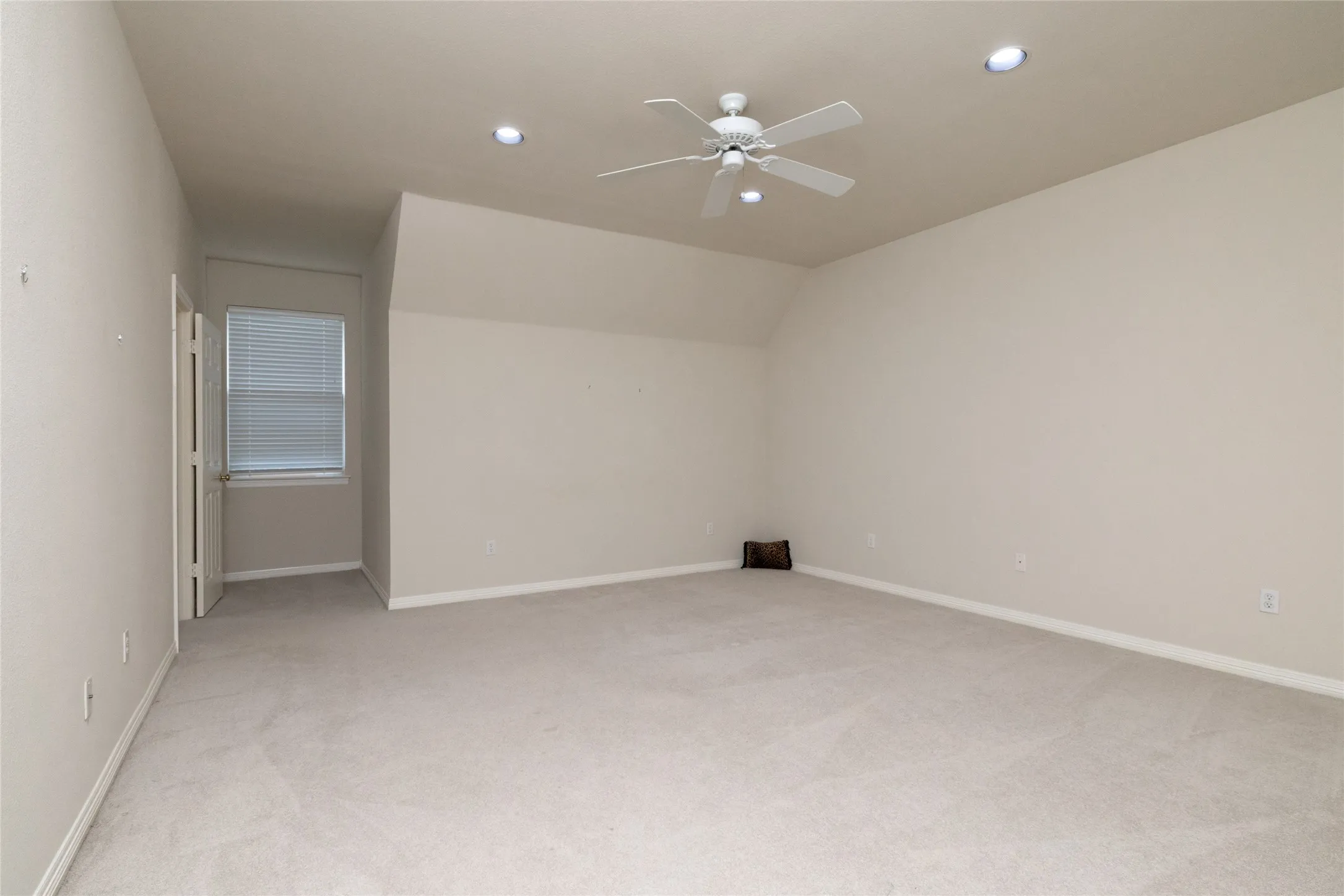 Single Family Residence For Sale in Parker County , 1917 Woodland Hills Lane, Weatherford, Texas 76087, 4 Bedroom, 4 Bathroom, 3 Garage spaces, 4,342 Sqft, built in 1996, mls#21314659, Real Estate Agent in Weatherford, Homes For Sale in Parker county, Homes For Sale in Weatherford, Realtor in Weatherford Texas, Real Estate Brokerage Independent Realty Texas, Luminita Cordes Realtor