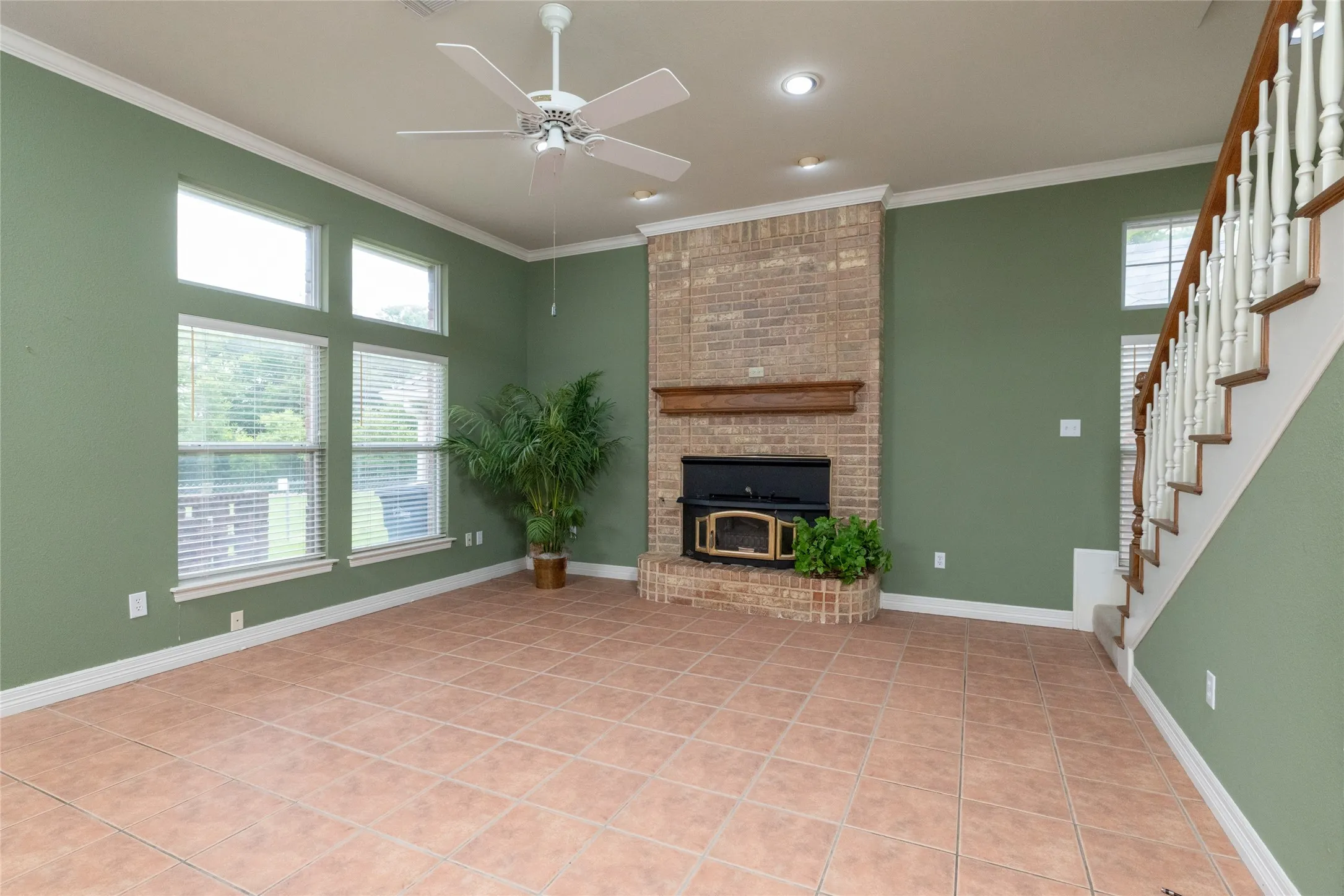 Single Family Residence For Sale in Parker County , 1917 Woodland Hills Lane, Weatherford, Texas 76087, 4 Bedroom, 4 Bathroom, 3 Garage spaces, 4,342 Sqft, built in 1996, mls#21314659, Real Estate Agent in Weatherford, Homes For Sale in Parker county, Homes For Sale in Weatherford, Realtor in Weatherford Texas, Real Estate Brokerage Independent Realty Texas, Luminita Cordes Realtor