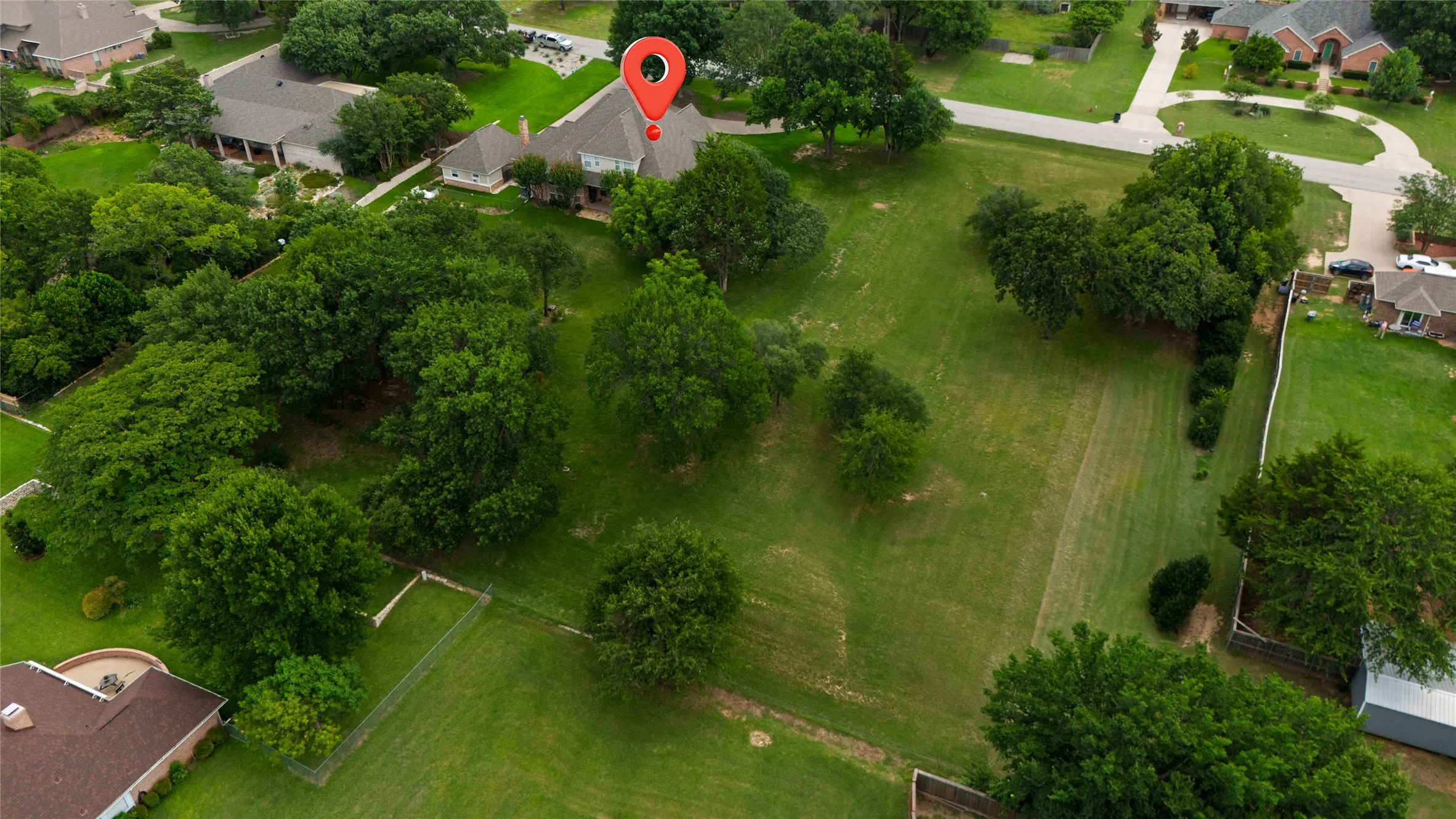 Single Family Residence For Sale in Parker County , 1917 Woodland Hills Lane, Weatherford, Texas 76087, 4 Bedroom, 4 Bathroom, 3 Garage spaces, 4,342 Sqft, built in 1996, mls#21314659, Real Estate Agent in Weatherford, Homes For Sale in Parker county, Homes For Sale in Weatherford, Realtor in Weatherford Texas, Real Estate Brokerage Independent Realty Texas, Luminita Cordes Realtor