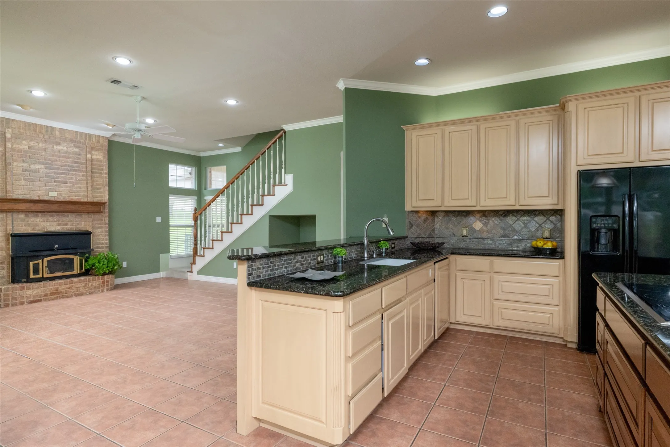 Single Family Residence For Sale in Parker County , 1917 Woodland Hills Lane, Weatherford, Texas 76087, 4 Bedroom, 4 Bathroom, 3 Garage spaces, 4,342 Sqft, built in 1996, mls#21314659, Real Estate Agent in Weatherford, Homes For Sale in Parker county, Homes For Sale in Weatherford, Realtor in Weatherford Texas, Real Estate Brokerage Independent Realty Texas, Luminita Cordes Realtor