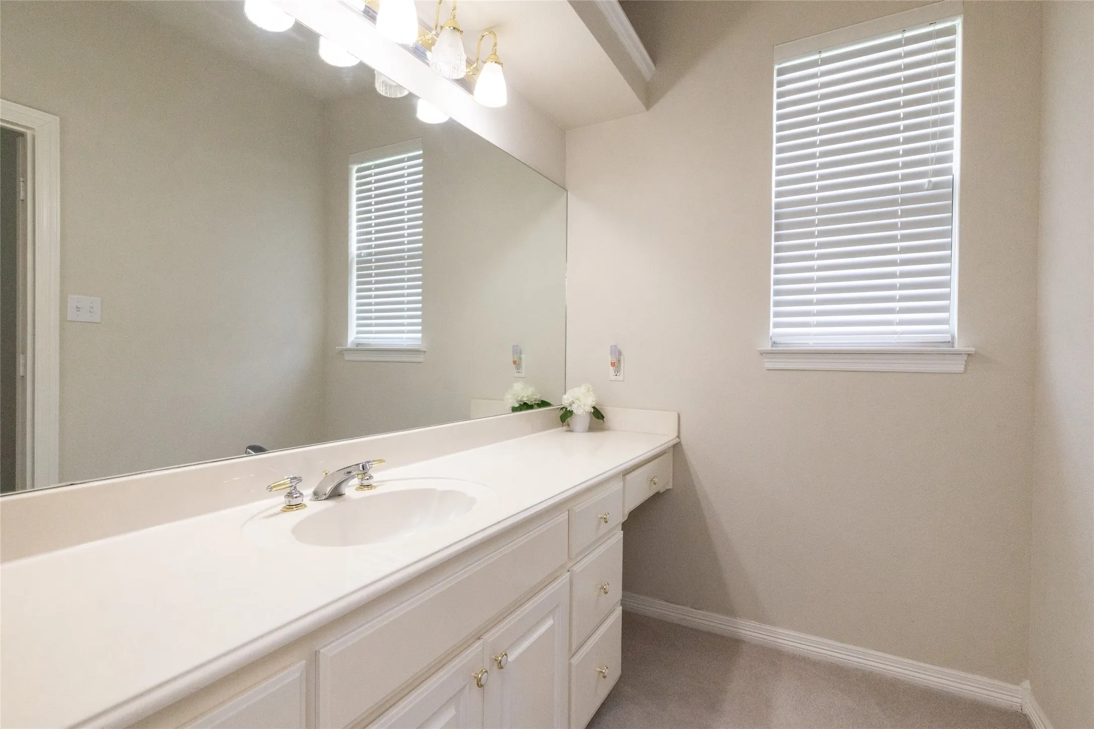 Single Family Residence For Sale in Parker County , 1917 Woodland Hills Lane, Weatherford, Texas 76087, 4 Bedroom, 4 Bathroom, 3 Garage spaces, 4,342 Sqft, built in 1996, mls#21314659, Real Estate Agent in Weatherford, Homes For Sale in Parker county, Homes For Sale in Weatherford, Realtor in Weatherford Texas, Real Estate Brokerage Independent Realty Texas, Luminita Cordes Realtor