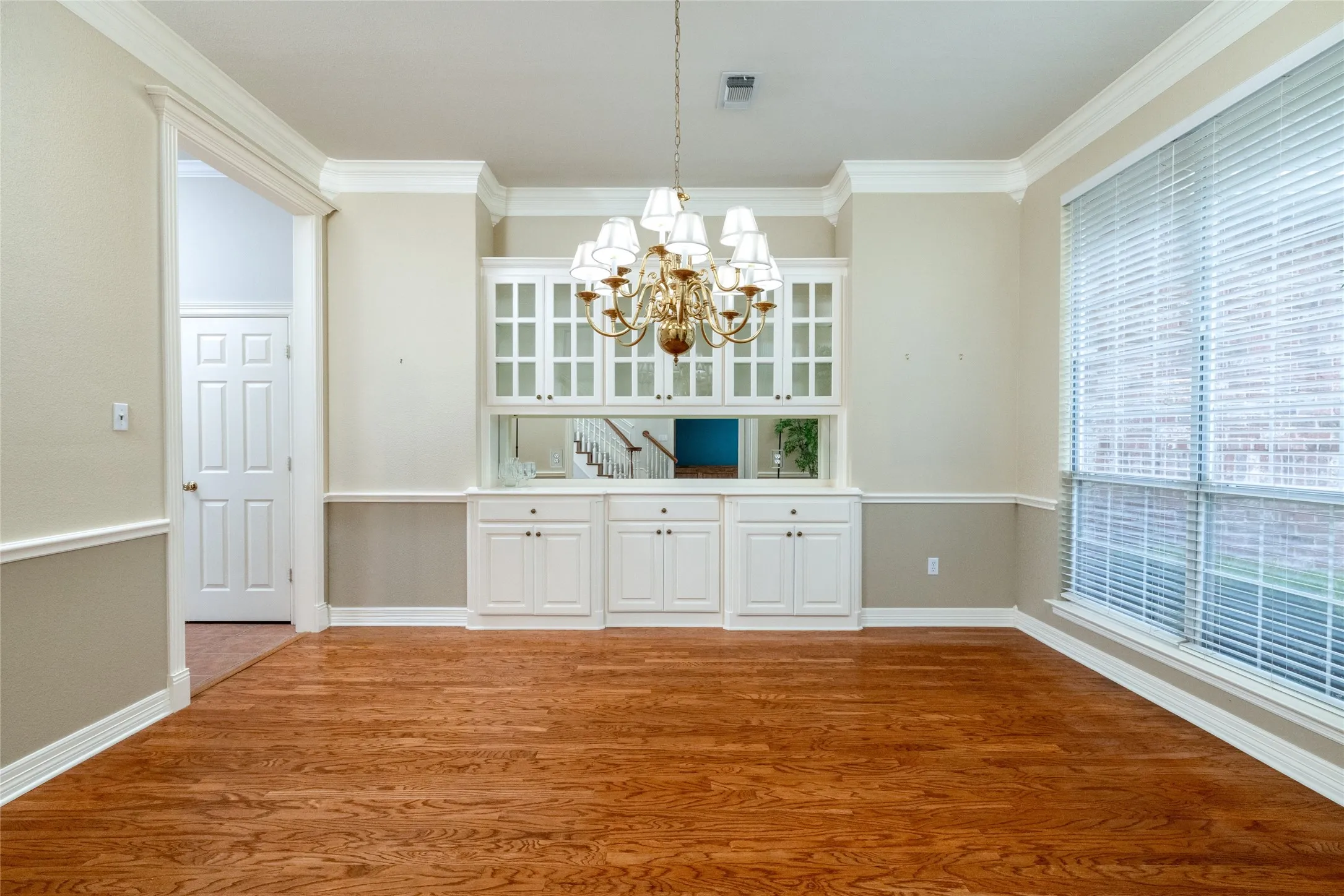 Single Family Residence For Sale in Parker County , 1917 Woodland Hills Lane, Weatherford, Texas 76087, 4 Bedroom, 4 Bathroom, 3 Garage spaces, 4,342 Sqft, built in 1996, mls#21314659, Real Estate Agent in Weatherford, Homes For Sale in Parker county, Homes For Sale in Weatherford, Realtor in Weatherford Texas, Real Estate Brokerage Independent Realty Texas, Luminita Cordes Realtor