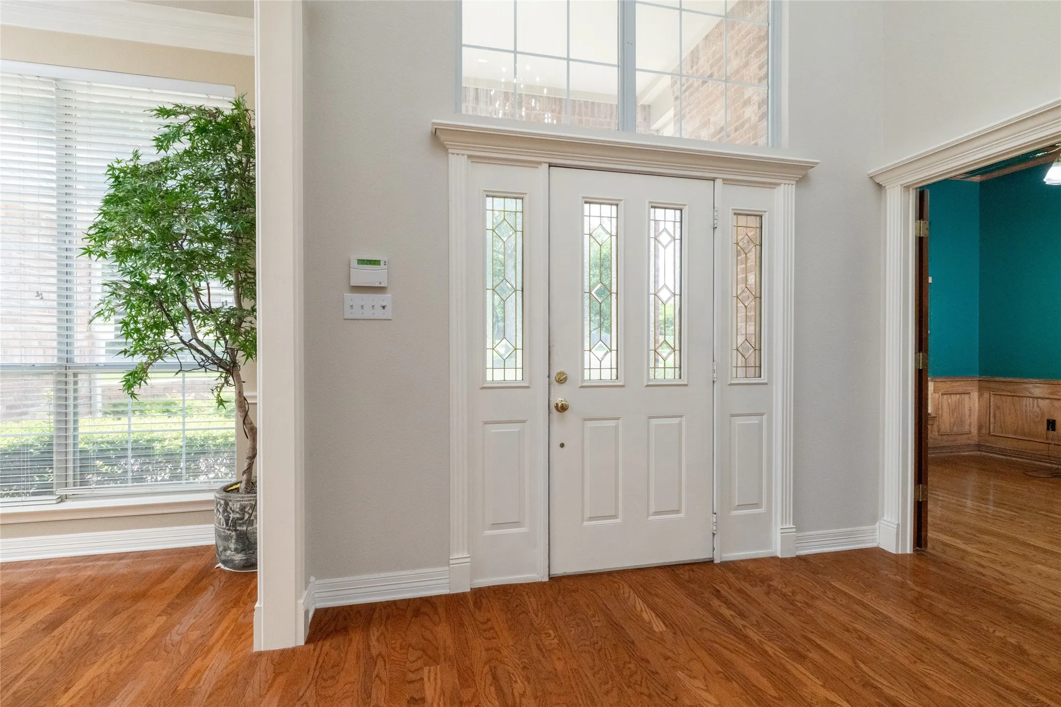 Single Family Residence For Sale in Parker County , 1917 Woodland Hills Lane, Weatherford, Texas 76087, 4 Bedroom, 4 Bathroom, 3 Garage spaces, 4,342 Sqft, built in 1996, mls#21314659, Real Estate Agent in Weatherford, Homes For Sale in Parker county, Homes For Sale in Weatherford, Realtor in Weatherford Texas, Real Estate Brokerage Independent Realty Texas, Luminita Cordes Realtor