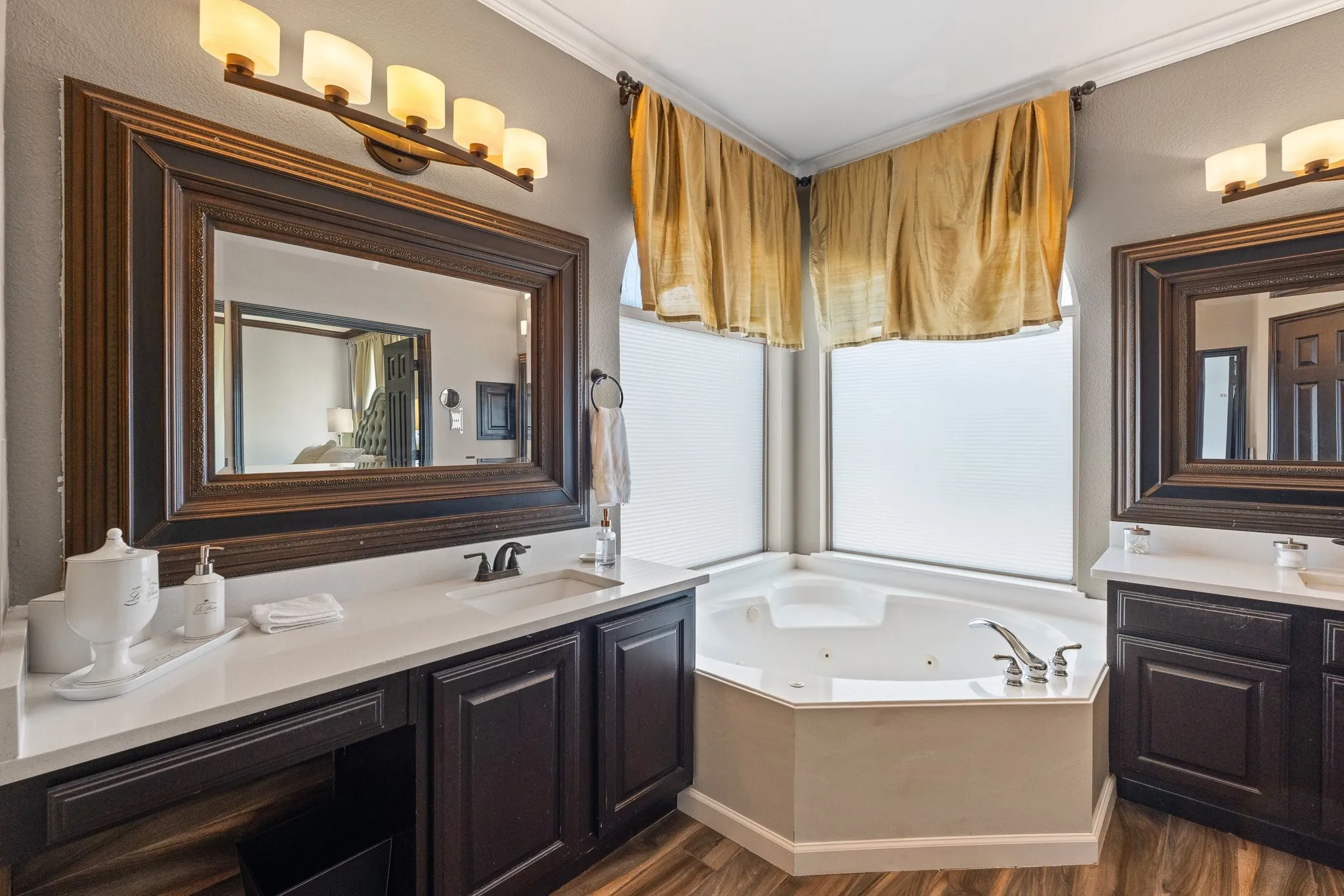 Single Family Residence For Sale in Tarrant County , 2814 Saint Maria Drive, Mansfield, Texas 76063, 4 Bedroom, 4 Bathroom, 3 Garage spaces, 3,514 Sqft, built in 2002, mls#21334085, Real Estate Agent in Mansfield, Homes For Sale in Tarrant county, Homes For Sale in Mansfield, Realtor in Mansfield Texas, Real Estate Brokerage Independent Realty Texas, Luminita Cordes Realtor