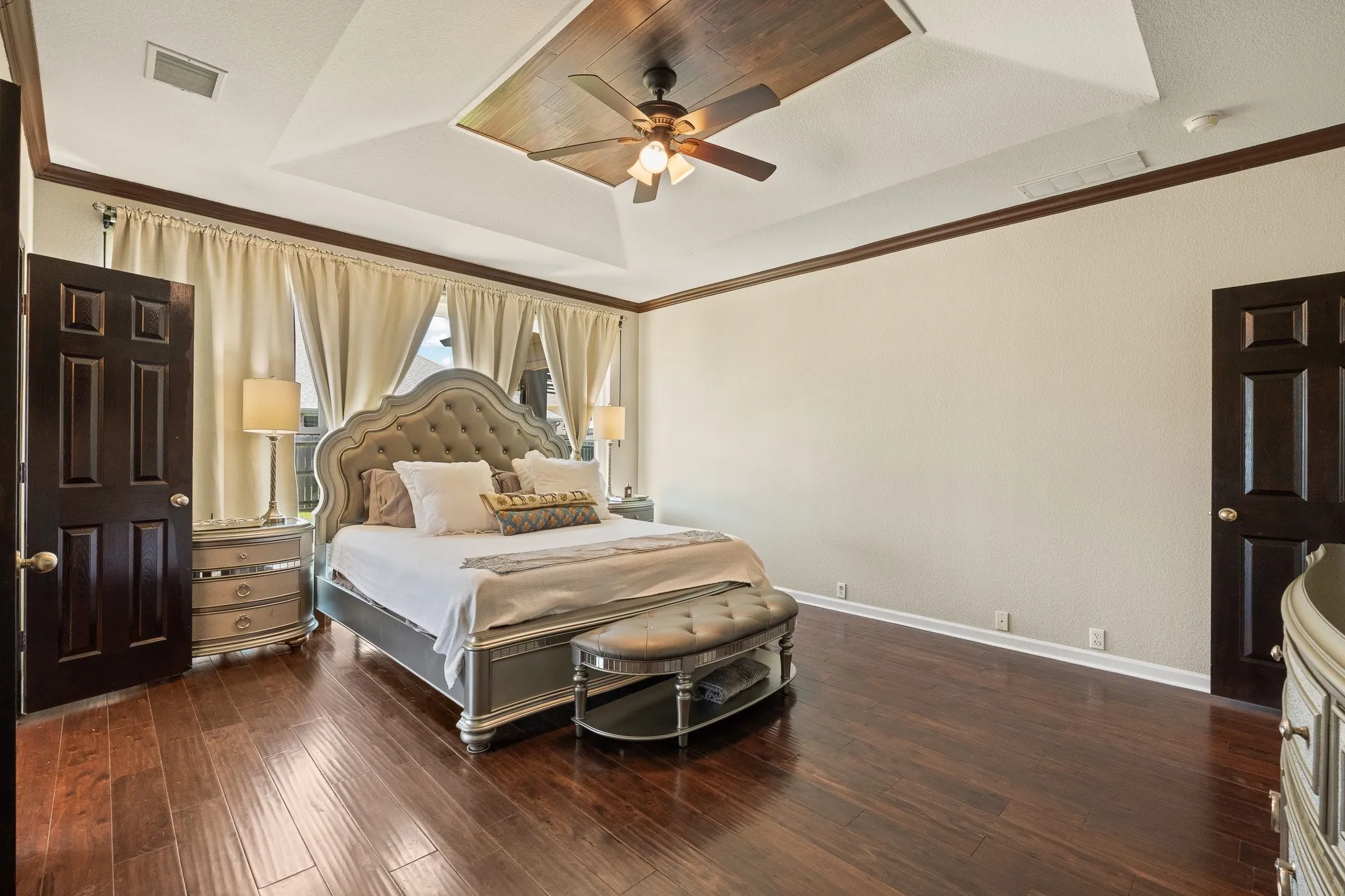 Single Family Residence For Sale in Tarrant County , 2814 Saint Maria Drive, Mansfield, Texas 76063, 4 Bedroom, 4 Bathroom, 3 Garage spaces, 3,514 Sqft, built in 2002, mls#21334085, Real Estate Agent in Mansfield, Homes For Sale in Tarrant county, Homes For Sale in Mansfield, Realtor in Mansfield Texas, Real Estate Brokerage Independent Realty Texas, Luminita Cordes Realtor