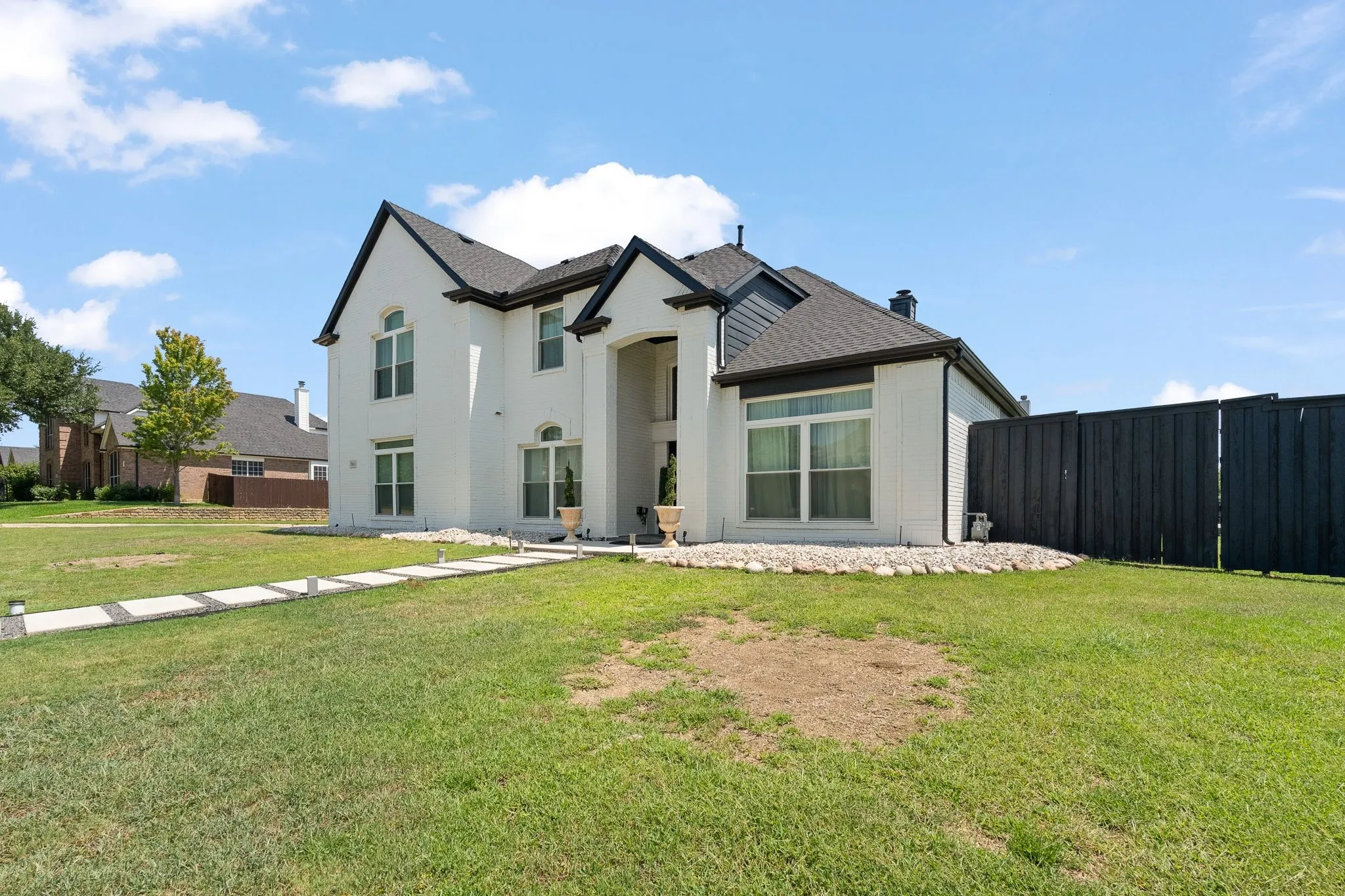 Single Family Residence For Sale in Tarrant County , 2814 Saint Maria Drive, Mansfield, Texas 76063, 4 Bedroom, 4 Bathroom, 3 Garage spaces, 3,514 Sqft, built in 2002, mls#21334085, Real Estate Agent in Mansfield, Homes For Sale in Tarrant county, Homes For Sale in Mansfield, Realtor in Mansfield Texas, Real Estate Brokerage Independent Realty Texas, Luminita Cordes Realtor