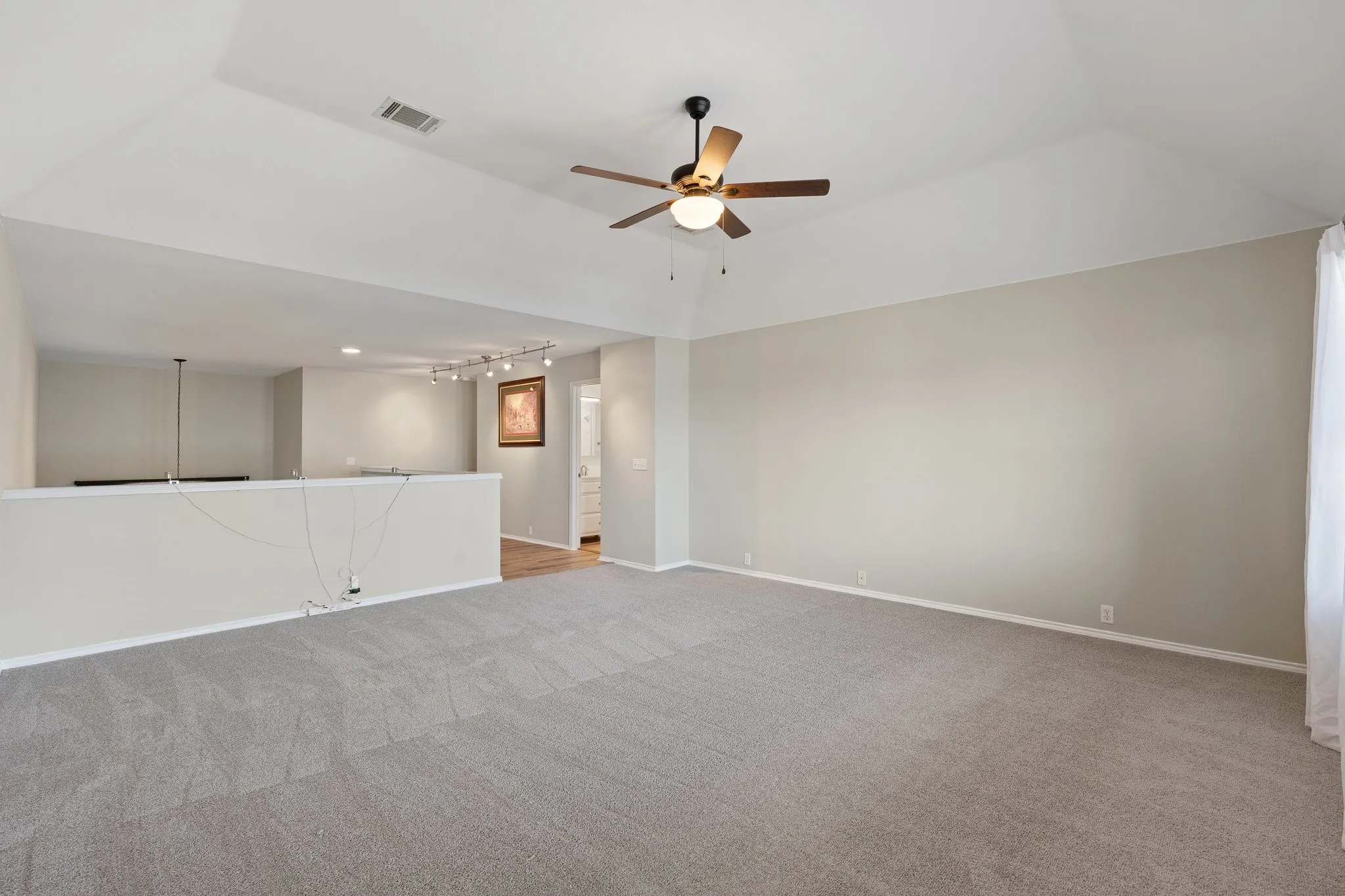Single Family Residence For Sale in Tarrant County , 2814 Saint Maria Drive, Mansfield, Texas 76063, 4 Bedroom, 4 Bathroom, 3 Garage spaces, 3,514 Sqft, built in 2002, mls#21334085, Real Estate Agent in Mansfield, Homes For Sale in Tarrant county, Homes For Sale in Mansfield, Realtor in Mansfield Texas, Real Estate Brokerage Independent Realty Texas, Luminita Cordes Realtor