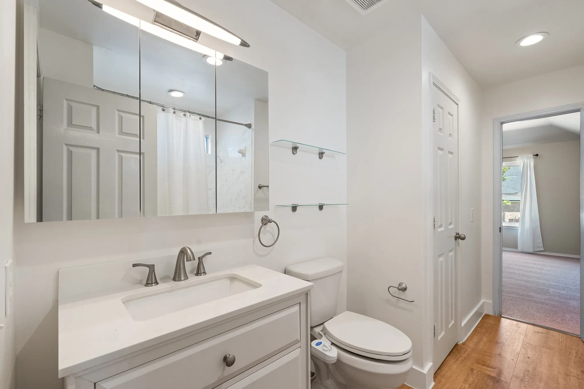 Single Family Residence For Sale in Tarrant County , 2814 Saint Maria Drive, Mansfield, Texas 76063, 4 Bedroom, 4 Bathroom, 3 Garage spaces, 3,514 Sqft, built in 2002, mls#21334085, Real Estate Agent in Mansfield, Homes For Sale in Tarrant county, Homes For Sale in Mansfield, Realtor in Mansfield Texas, Real Estate Brokerage Independent Realty Texas, Luminita Cordes Realtor