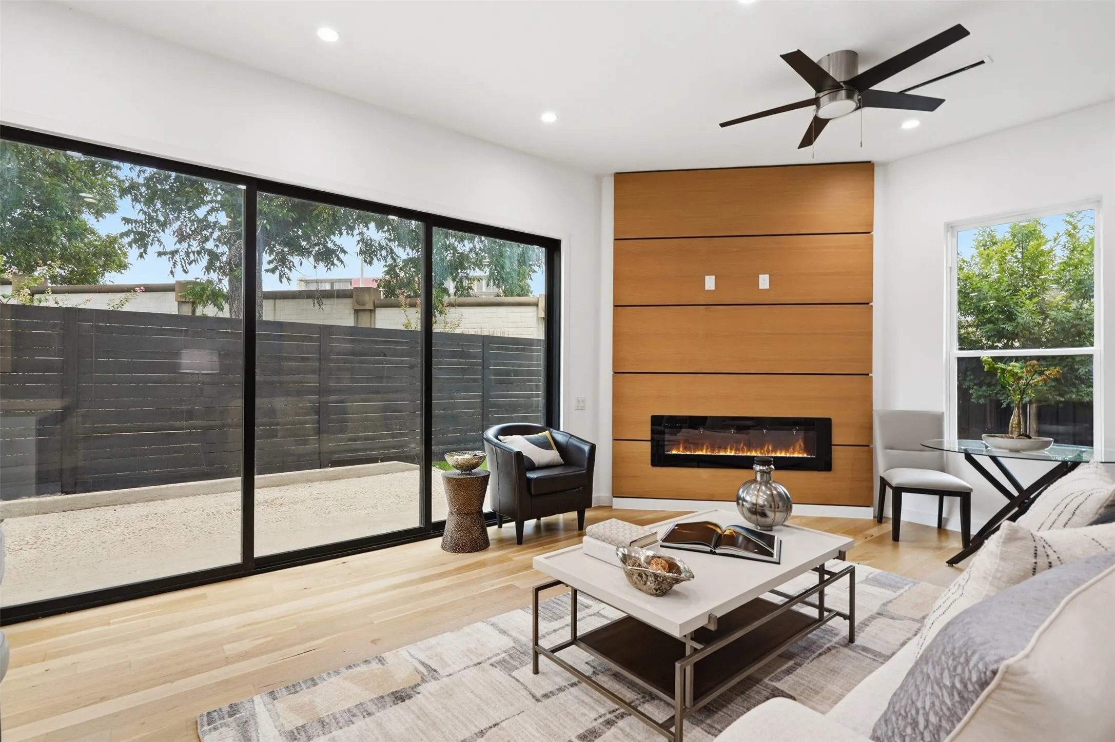 Condominium For Sale in Dallas County , 2724 Hondo, Dallas, Texas 75219, 3 Bedroom, 3 Bathroom, 1 Garage spaces, 1,876 Sqft, built in 2023, mls#21333278, Real Estate Agent in Dallas, Homes For Sale in Dallas county, Homes For Sale in Dallas, Realtor in Dallas Texas, Real Estate Brokerage Independent Realty Texas, Luminita Cordes Realtor