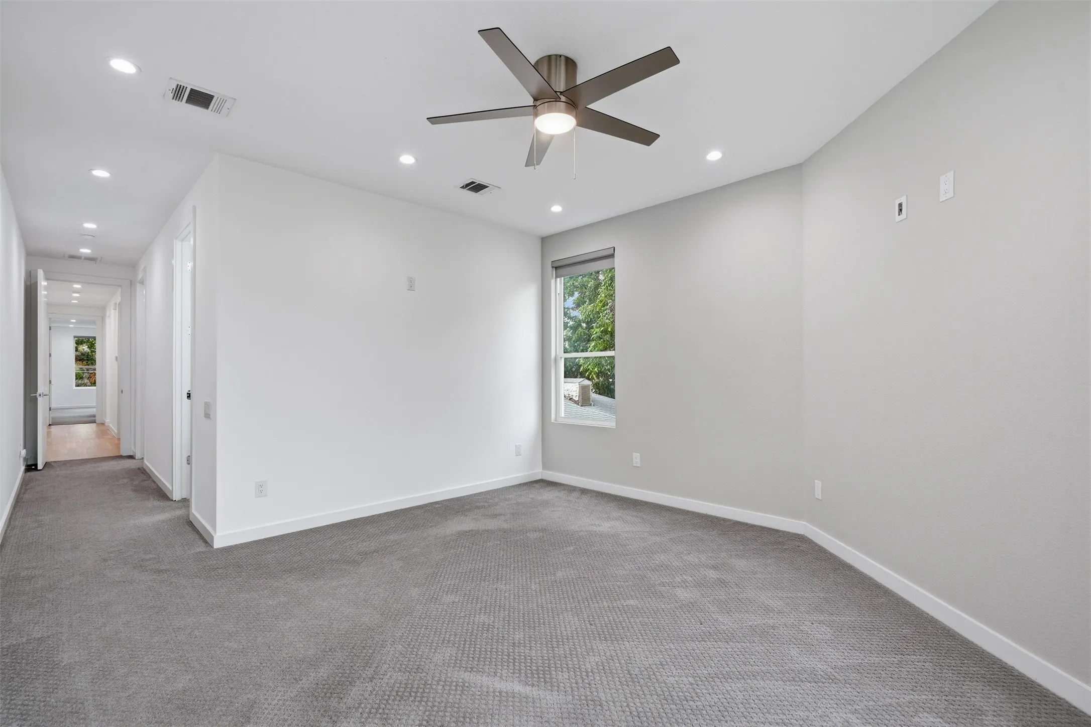 Condominium For Sale in Dallas County , 2724 Hondo, Dallas, Texas 75219, 3 Bedroom, 3 Bathroom, 1 Garage spaces, 1,876 Sqft, built in 2023, mls#21333278, Real Estate Agent in Dallas, Homes For Sale in Dallas county, Homes For Sale in Dallas, Realtor in Dallas Texas, Real Estate Brokerage Independent Realty Texas, Luminita Cordes Realtor