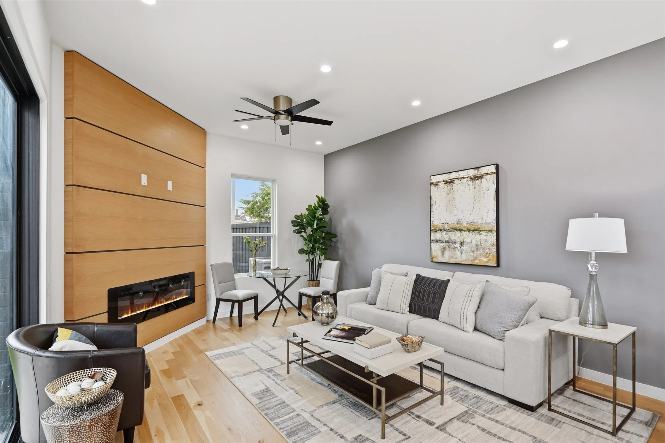 Condominium For Sale in Dallas County , 2724 Hondo, Dallas, Texas 75219, 3 Bedroom, 3 Bathroom, 1 Garage spaces, 1,876 Sqft, built in 2023, mls#21333278, Real Estate Agent in Dallas, Homes For Sale in Dallas county, Homes For Sale in Dallas, Realtor in Dallas Texas, Real Estate Brokerage Independent Realty Texas, Luminita Cordes Realtor