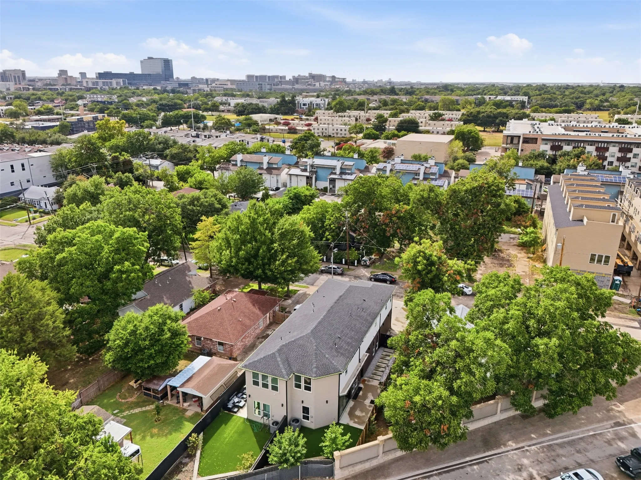 Condominium For Sale in Dallas County , 2724 Hondo, Dallas, Texas 75219, 3 Bedroom, 3 Bathroom, 1 Garage spaces, 1,876 Sqft, built in 2023, mls#21333278, Real Estate Agent in Dallas, Homes For Sale in Dallas county, Homes For Sale in Dallas, Realtor in Dallas Texas, Real Estate Brokerage Independent Realty Texas, Luminita Cordes Realtor