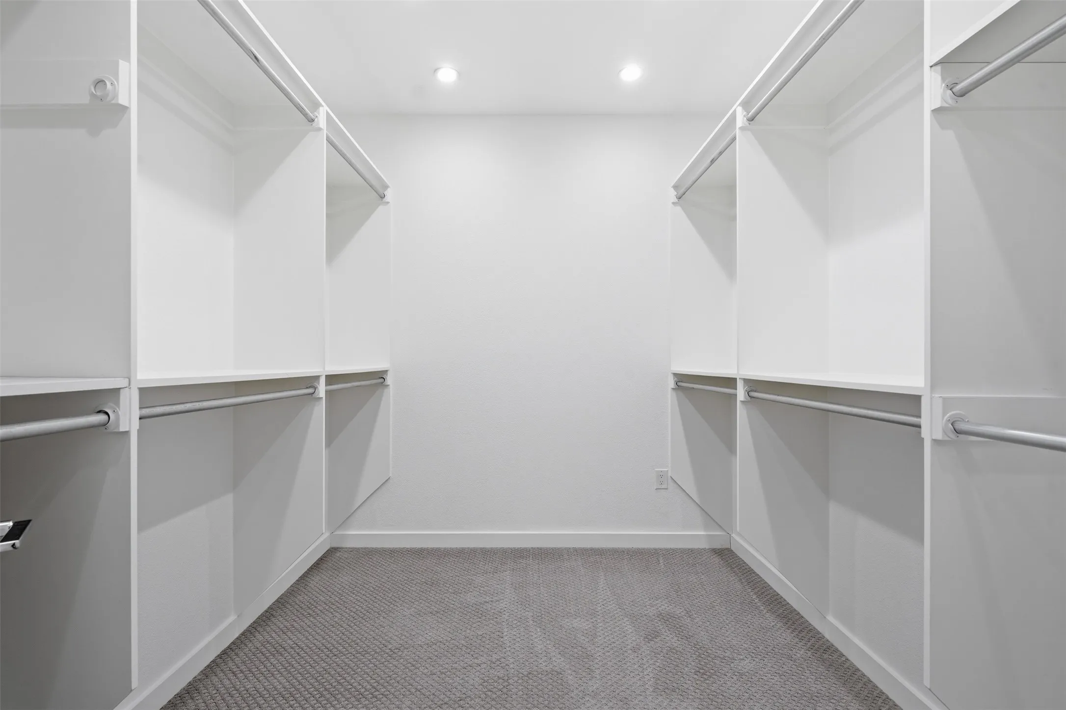 Condominium For Sale in Dallas County , 2724 Hondo, Dallas, Texas 75219, 3 Bedroom, 3 Bathroom, 1 Garage spaces, 1,876 Sqft, built in 2023, mls#21333278, Real Estate Agent in Dallas, Homes For Sale in Dallas county, Homes For Sale in Dallas, Realtor in Dallas Texas, Real Estate Brokerage Independent Realty Texas, Luminita Cordes Realtor