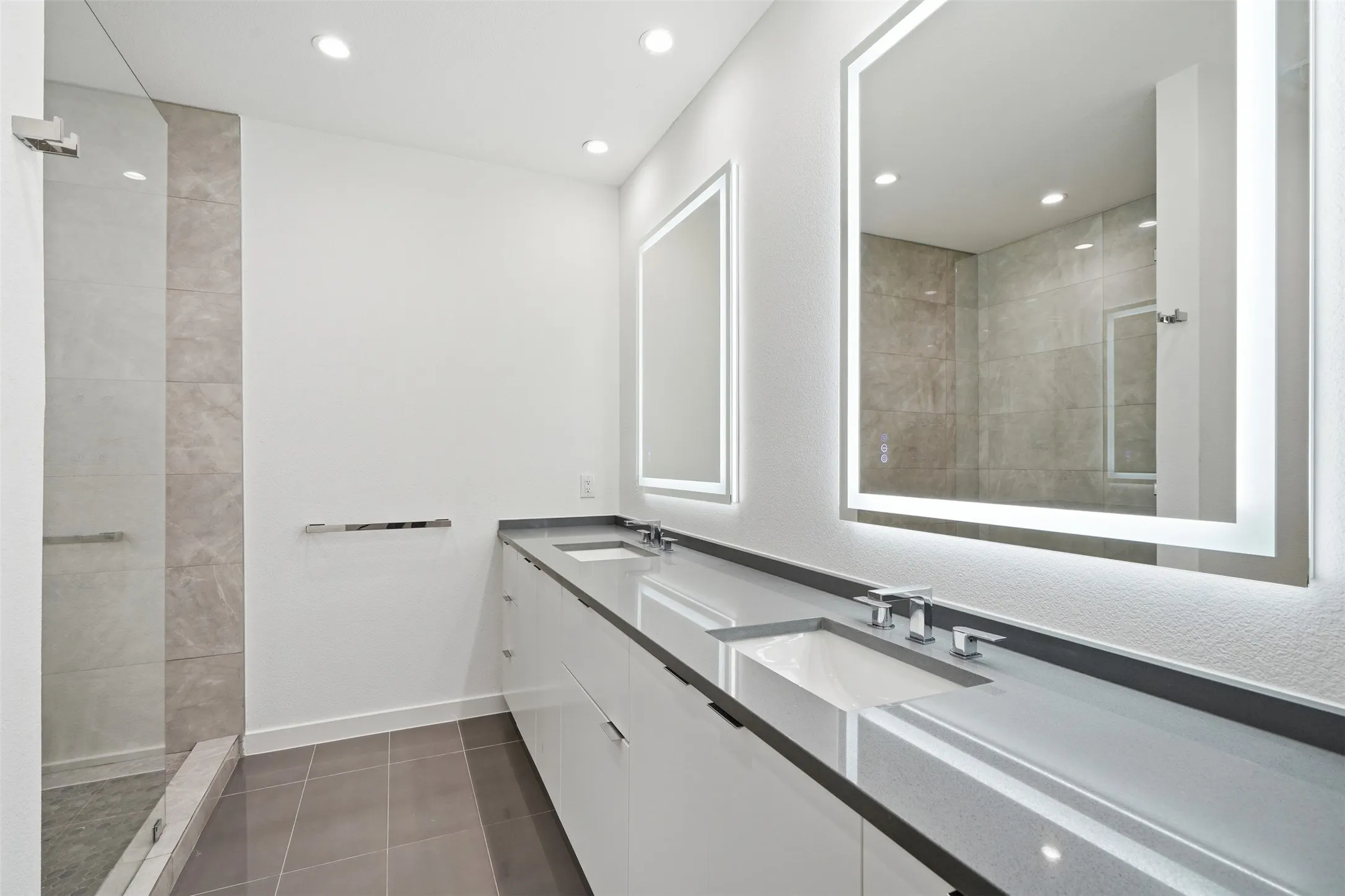 Condominium For Sale in Dallas County , 2724 Hondo, Dallas, Texas 75219, 3 Bedroom, 3 Bathroom, 1 Garage spaces, 1,876 Sqft, built in 2023, mls#21333278, Real Estate Agent in Dallas, Homes For Sale in Dallas county, Homes For Sale in Dallas, Realtor in Dallas Texas, Real Estate Brokerage Independent Realty Texas, Luminita Cordes Realtor