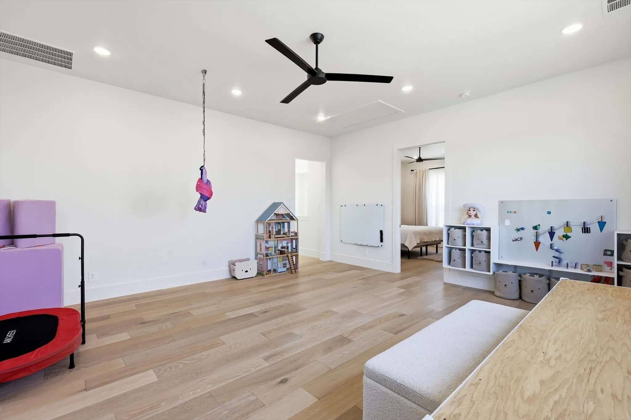Single Family Residence For Sale in Parker County , 244 Lantern Ridge Drive, Aledo, Texas 76008, 4 Bedroom, 5 Bathroom, 3 Garage spaces, 4,185 Sqft, built in 2024, mls#21330230, Real Estate Agent in Aledo, Homes For Sale in Parker county, Homes For Sale in Aledo, Realtor in Aledo Texas, Real Estate Brokerage Independent Realty Texas, Luminita Cordes Realtor