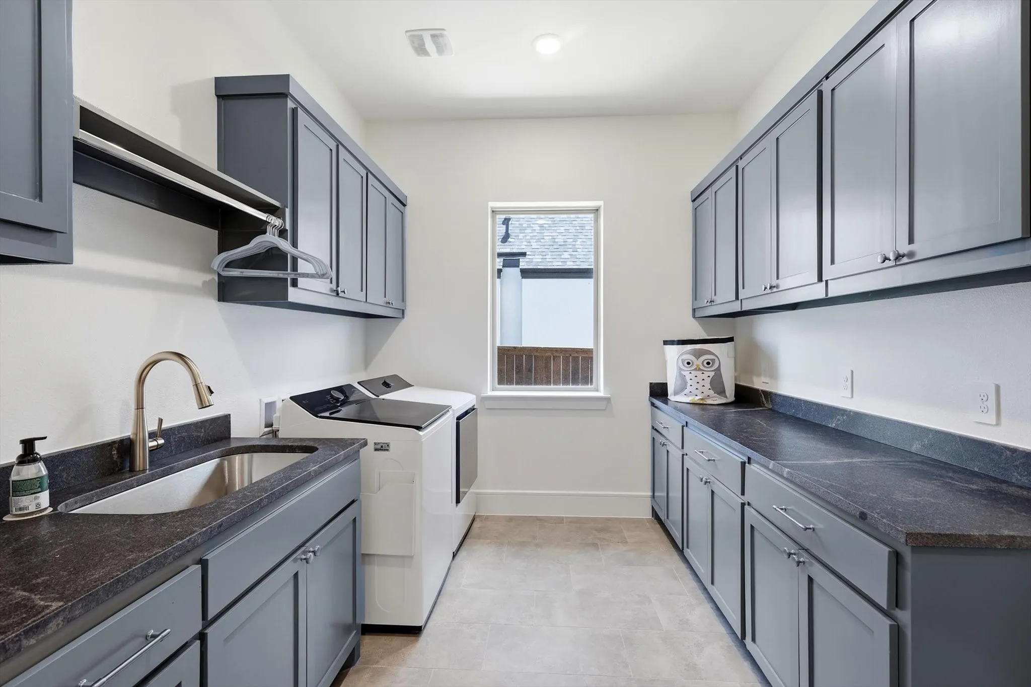 Single Family Residence For Sale in Parker County , 244 Lantern Ridge Drive, Aledo, Texas 76008, 4 Bedroom, 5 Bathroom, 3 Garage spaces, 4,185 Sqft, built in 2024, mls#21330230, Real Estate Agent in Aledo, Homes For Sale in Parker county, Homes For Sale in Aledo, Realtor in Aledo Texas, Real Estate Brokerage Independent Realty Texas, Luminita Cordes Realtor