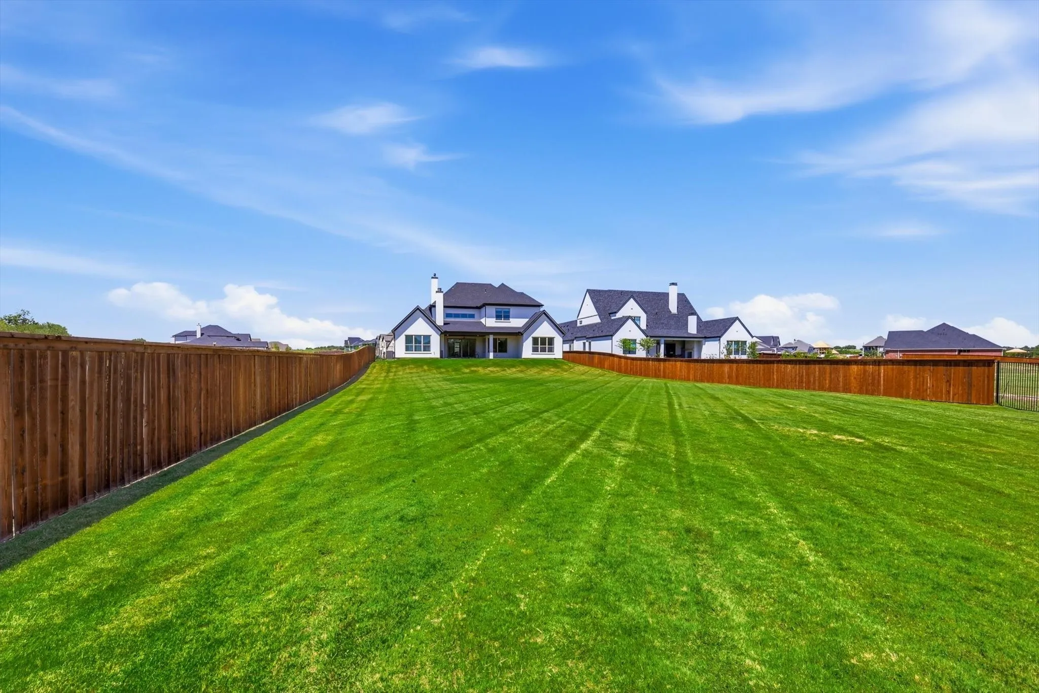 Single Family Residence For Sale in Parker County , 244 Lantern Ridge Drive, Aledo, Texas 76008, 4 Bedroom, 5 Bathroom, 3 Garage spaces, 4,185 Sqft, built in 2024, mls#21330230, Real Estate Agent in Aledo, Homes For Sale in Parker county, Homes For Sale in Aledo, Realtor in Aledo Texas, Real Estate Brokerage Independent Realty Texas, Luminita Cordes Realtor