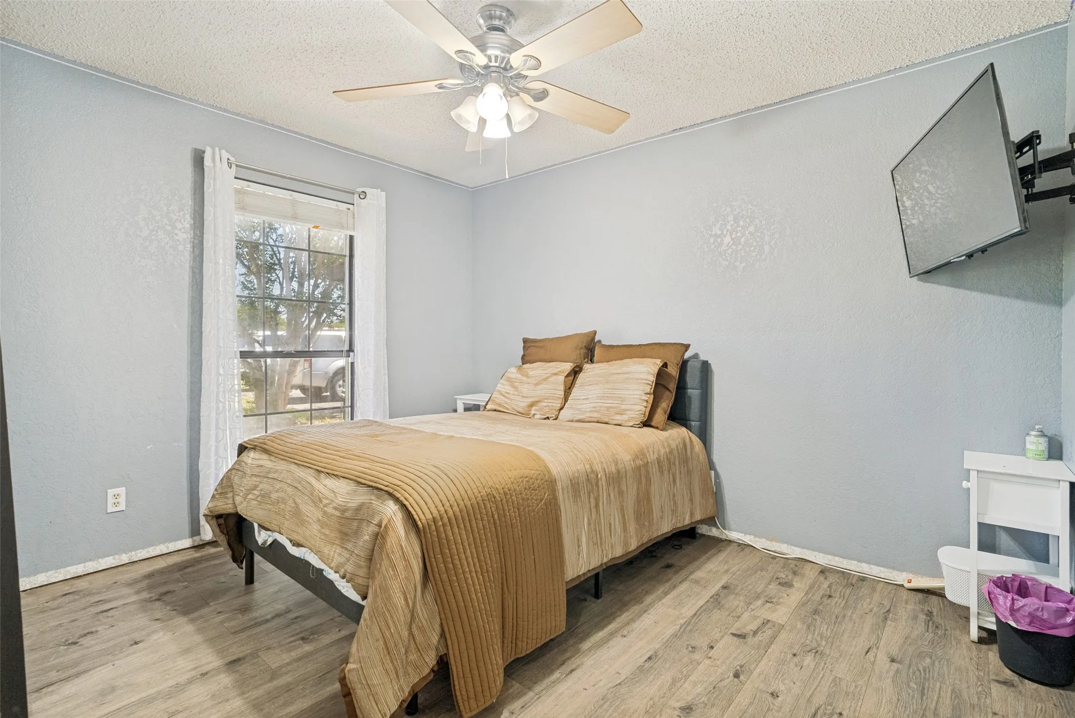 Single Family Residence For Sale in Johnson County , 2705 County Road 920, Crowley, Texas 76036, 3 Bedroom, 2 Bathroom, 2 Garage spaces, 2,131 Sqft, built in 1986, mls#21329505, Real Estate Agent in Crowley, Homes For Sale in Johnson county, Homes For Sale in Crowley, Realtor in Crowley Texas, Real Estate Brokerage Independent Realty Texas, Luminita Cordes Realtor